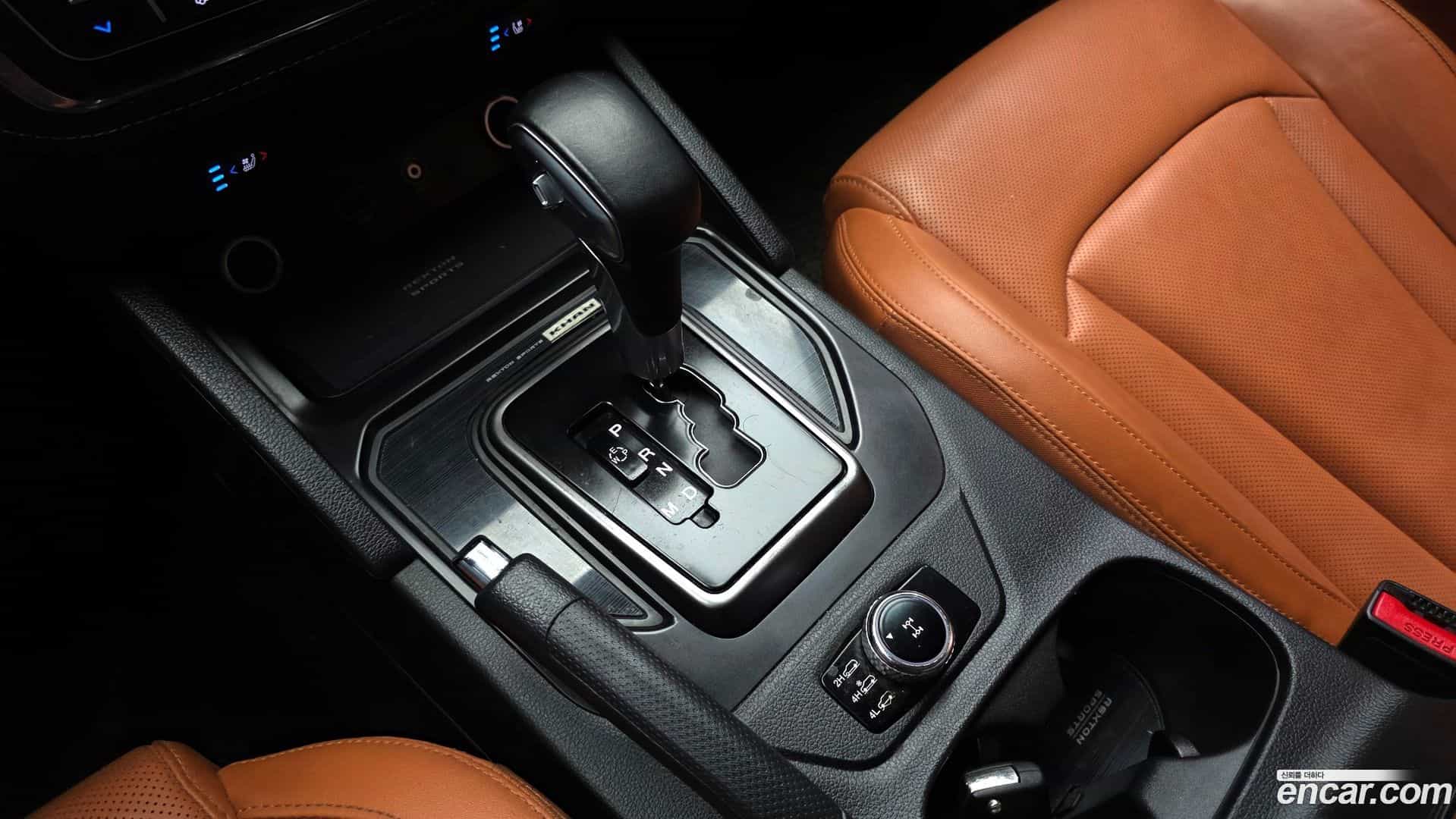 Rexton KG Mobility 2021.4-INNER-009