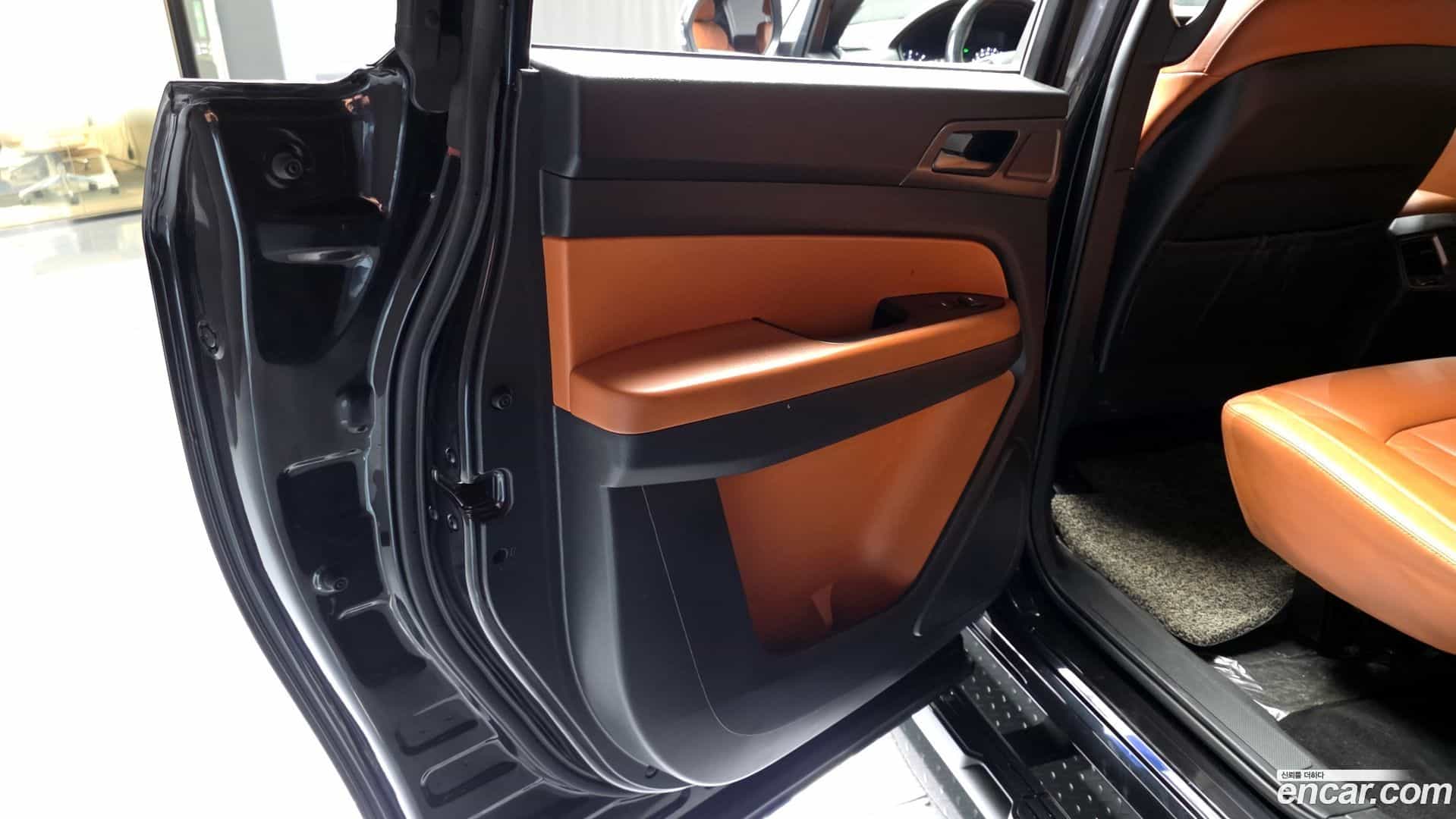 Rexton KG Mobility 2021.4-INNER-035
