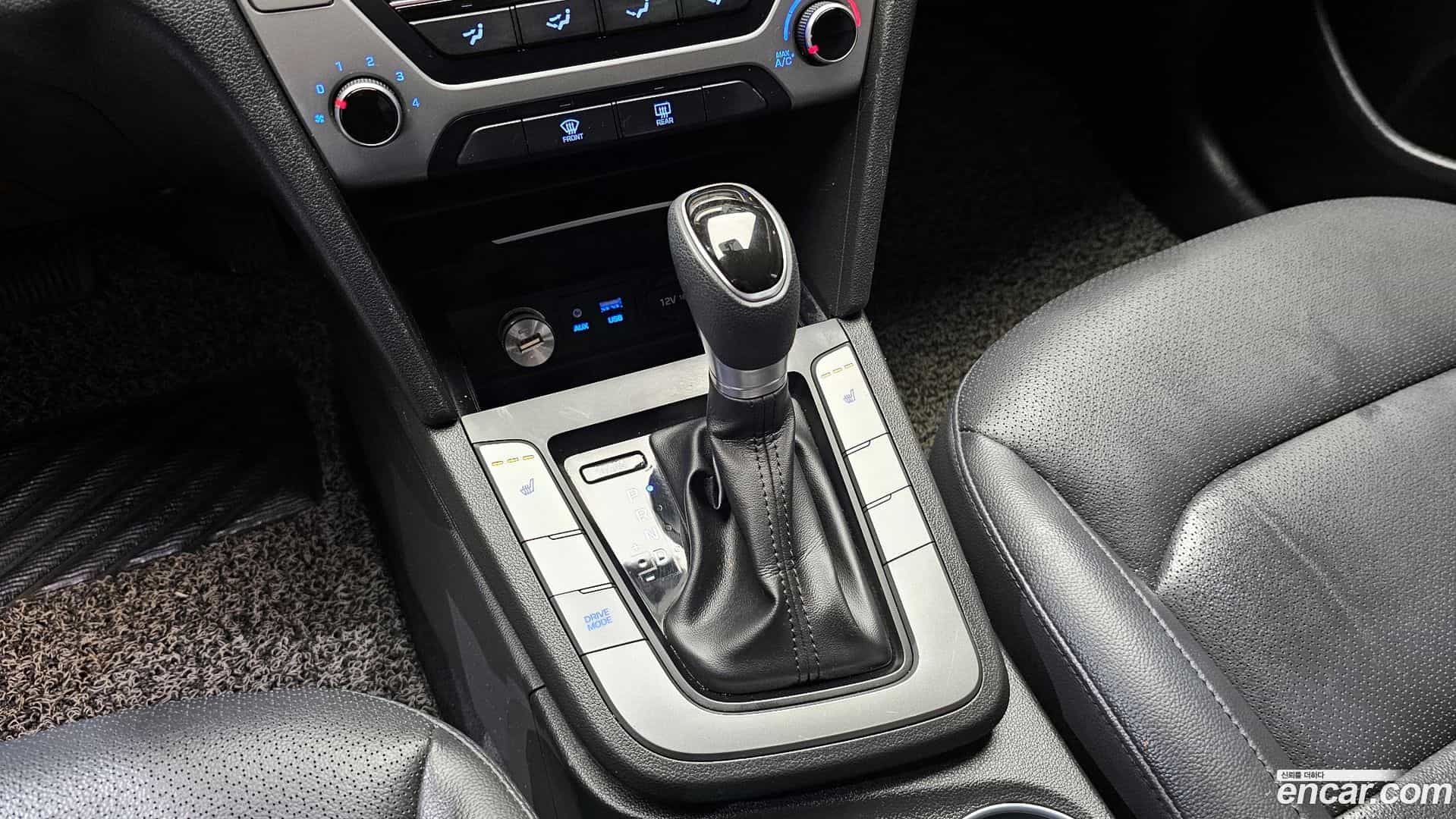 AVANTE Hyundai 2017.10-INNER-009
