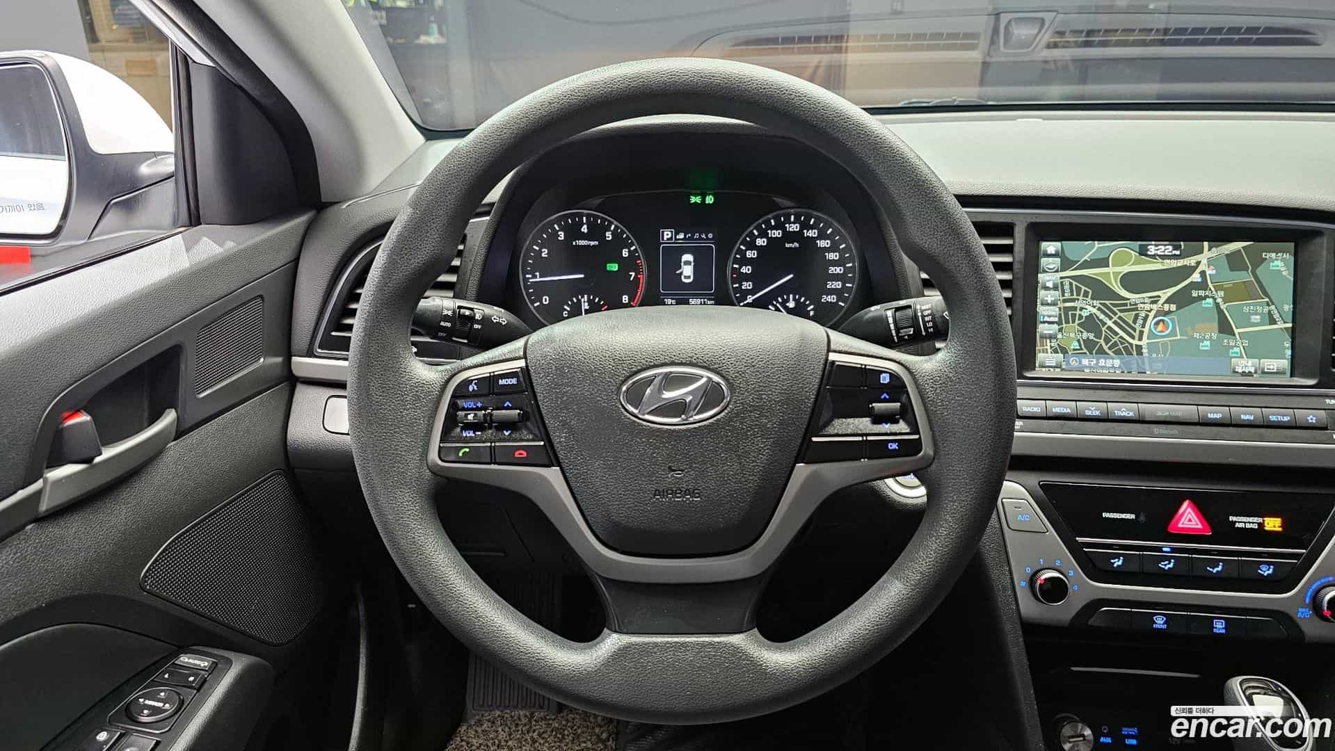 AVANTE Hyundai 2017.10-OPTION-017