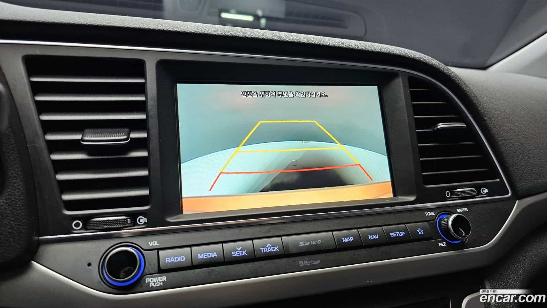 AVANTE Hyundai 2017.10-OPTION-019