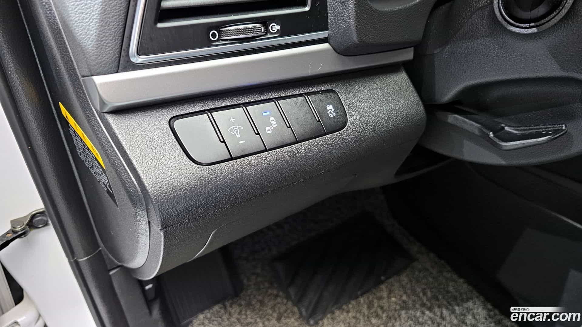 AVANTE Hyundai 2017.10-OPTION-020