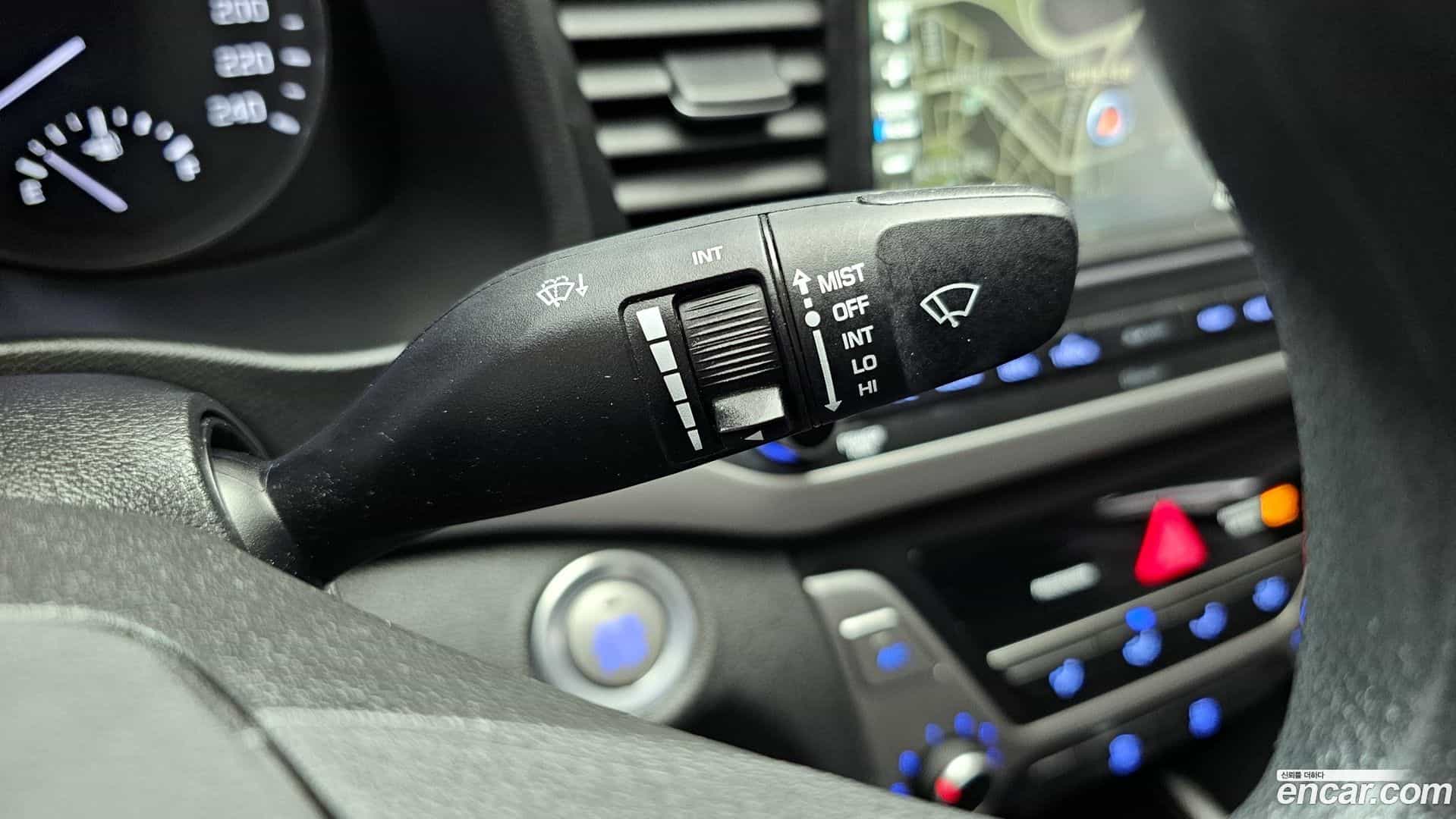 AVANTE Hyundai 2017.10-OPTION-023