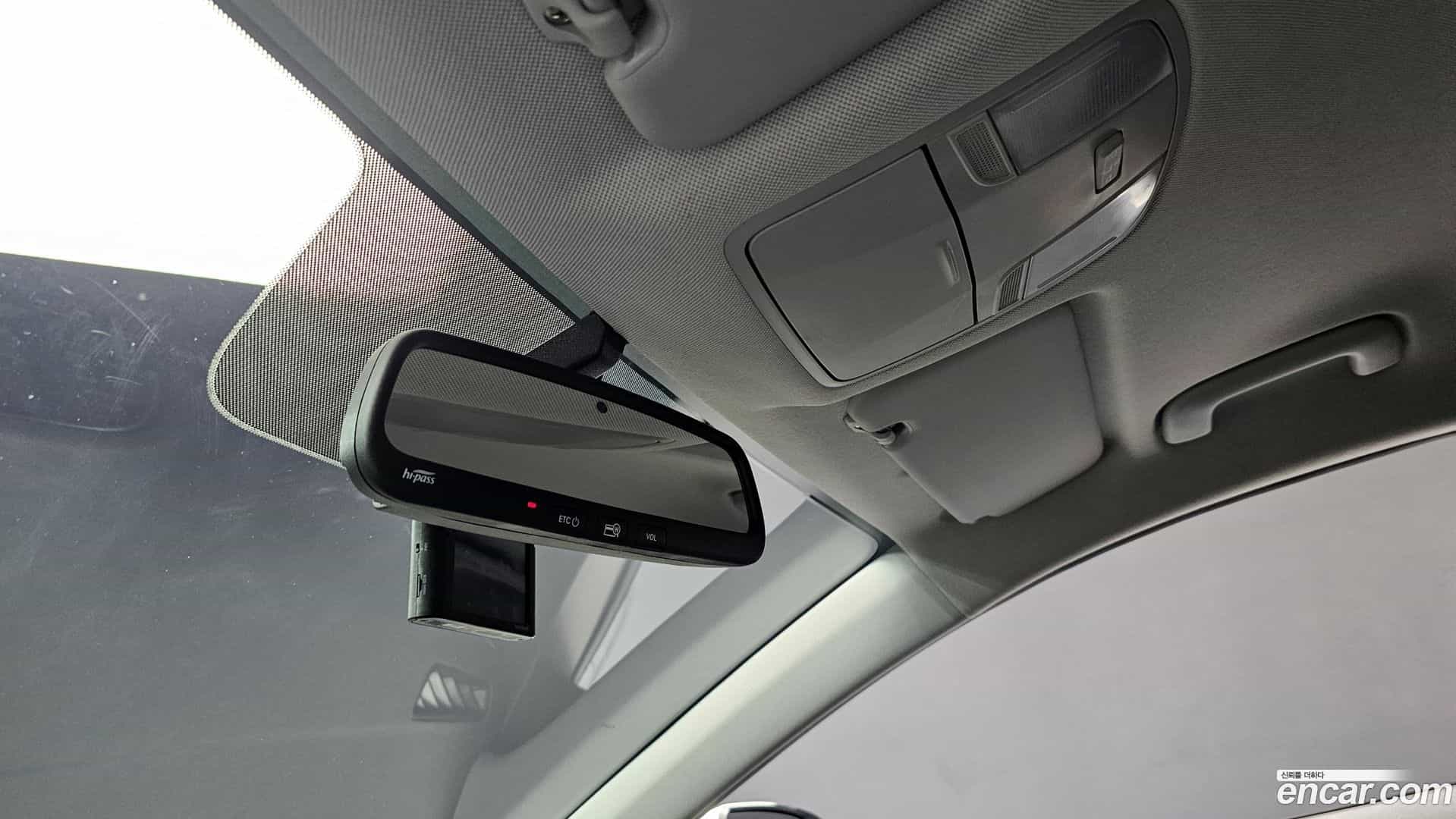 AVANTE Hyundai 2017.10-OPTION-024