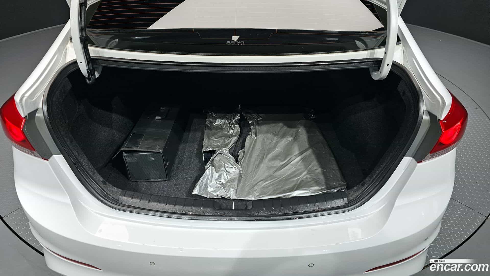 AVANTE Hyundai 2017.10-OPTION-041