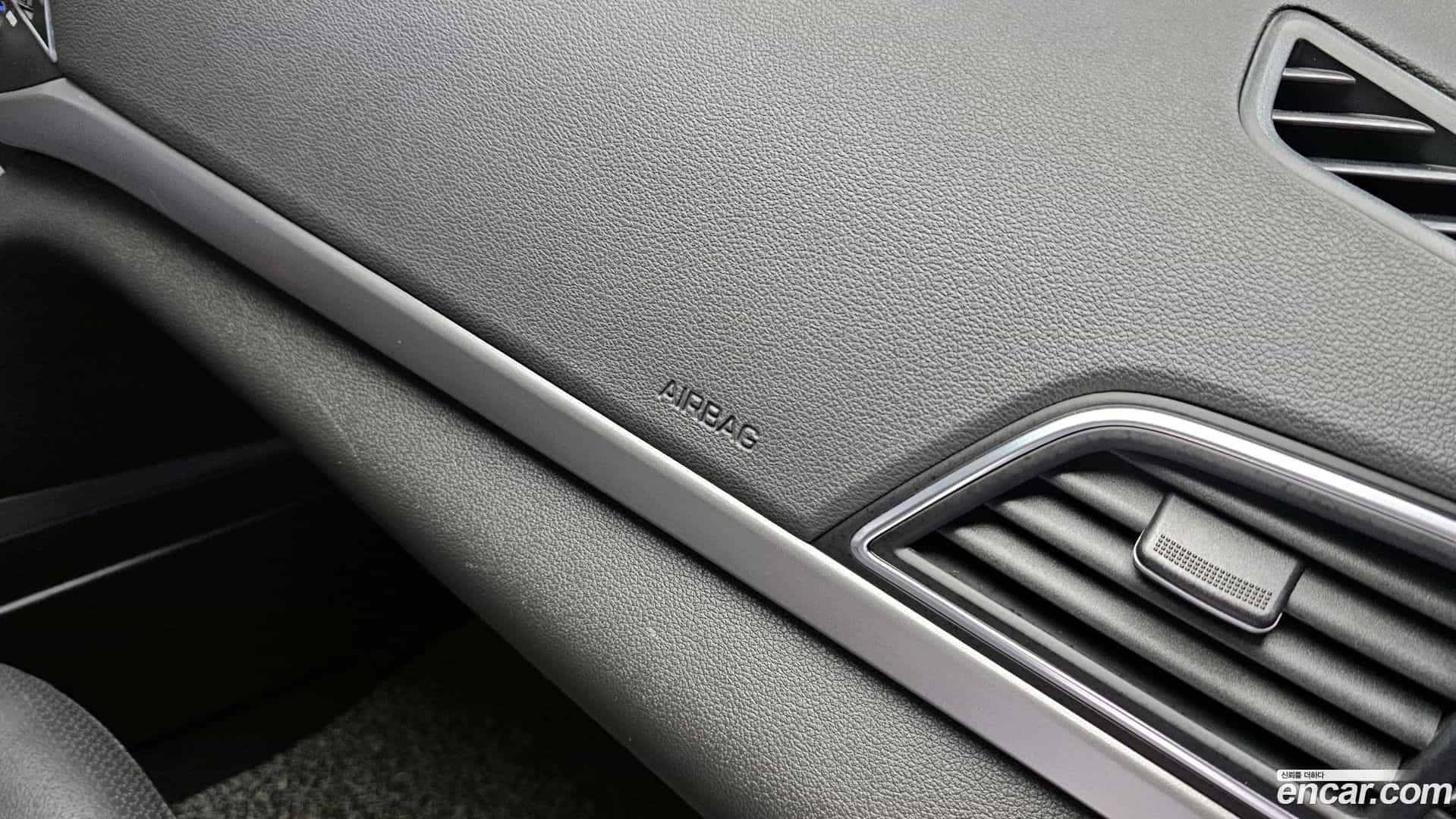 AVANTE Hyundai 2017.10-OPTION-044