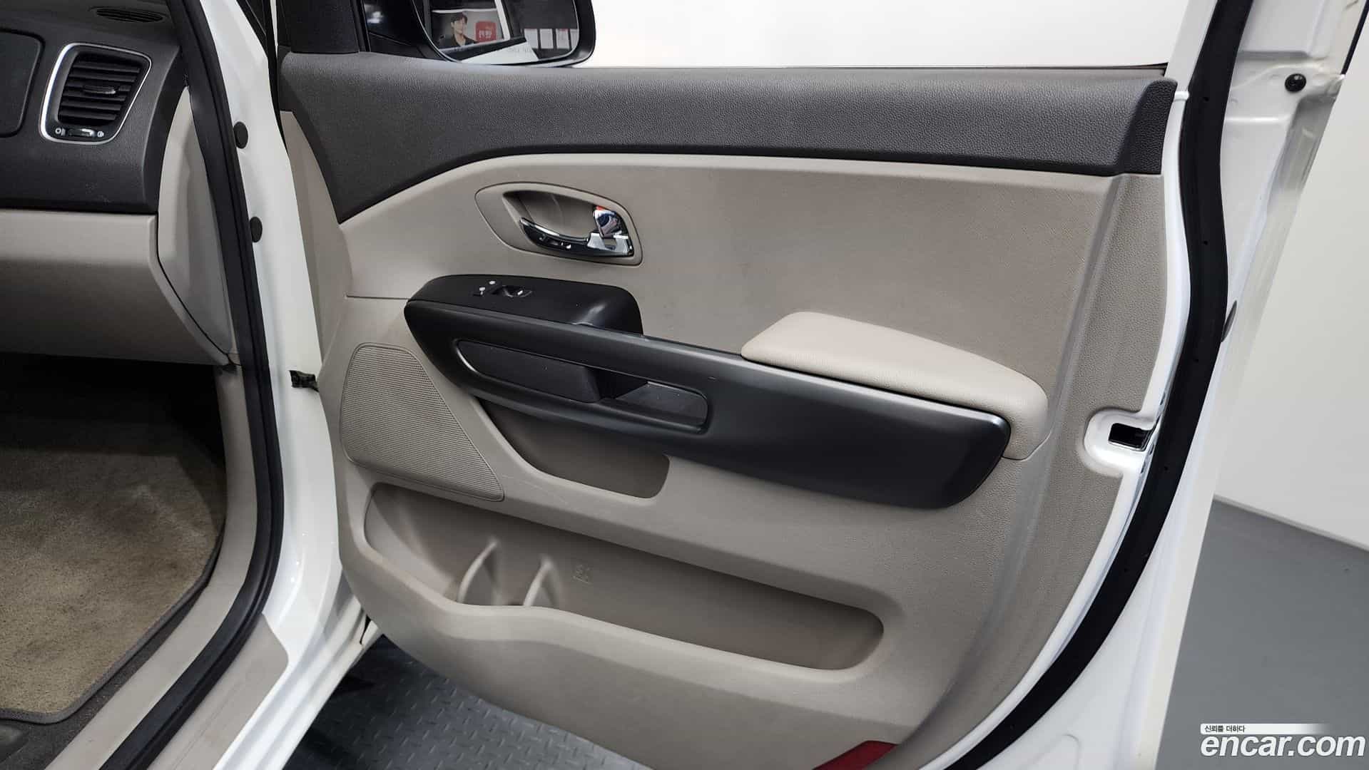 Canival Kia 2017.5-INNER-035