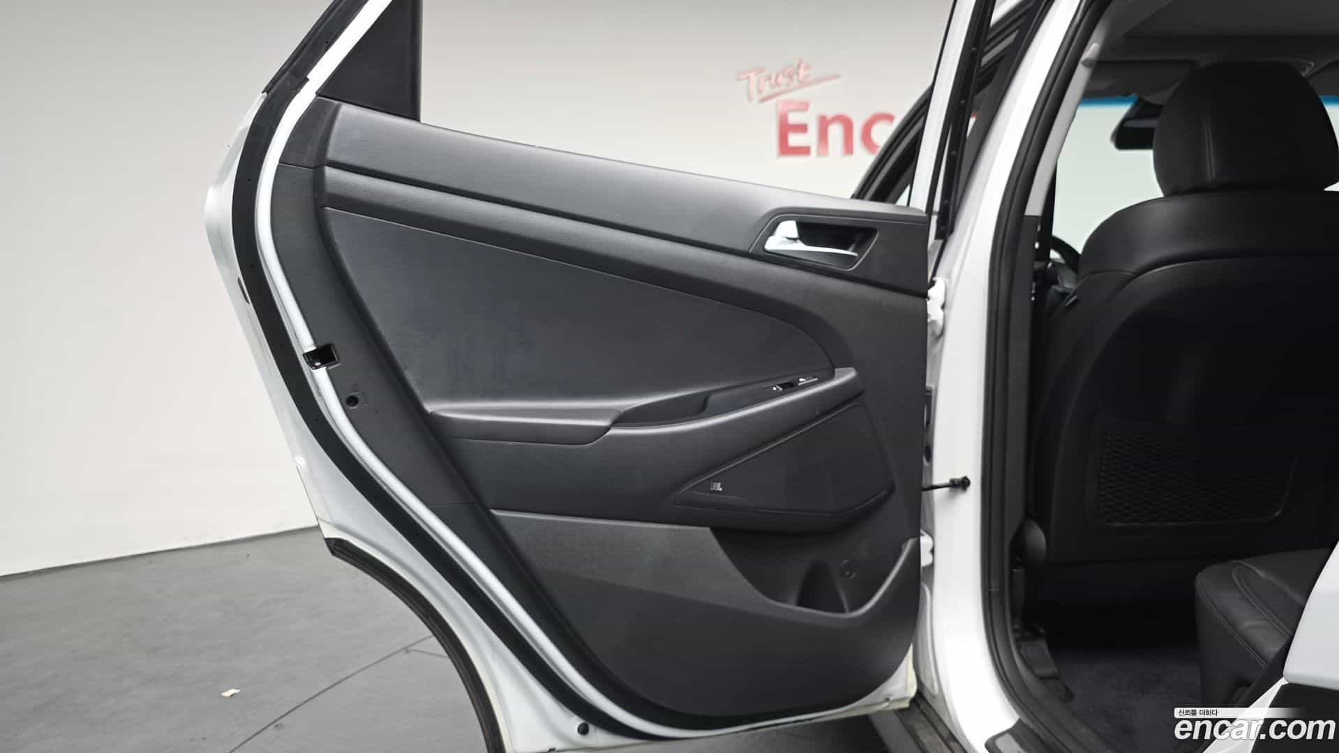 Tucson Hyundai 2019.2-INNER-035