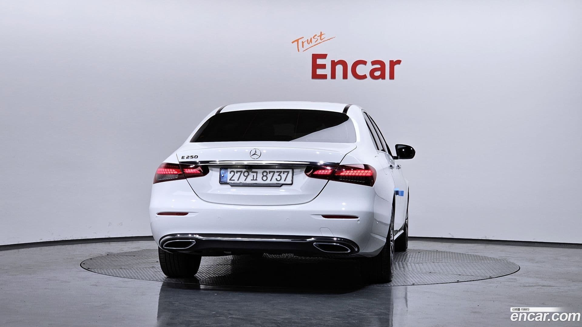 Main__Slider__Photo:E-Class Mercedes-Benz 2020.10-3