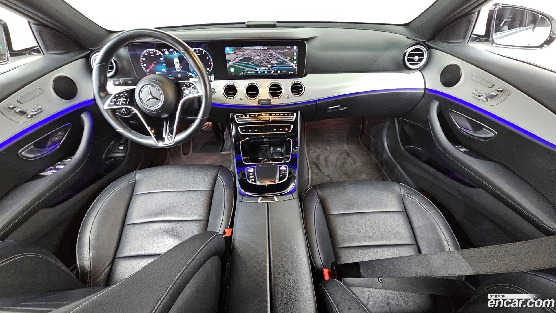 Main__Slider__Photo:E-Class Mercedes-Benz 2020.10-6