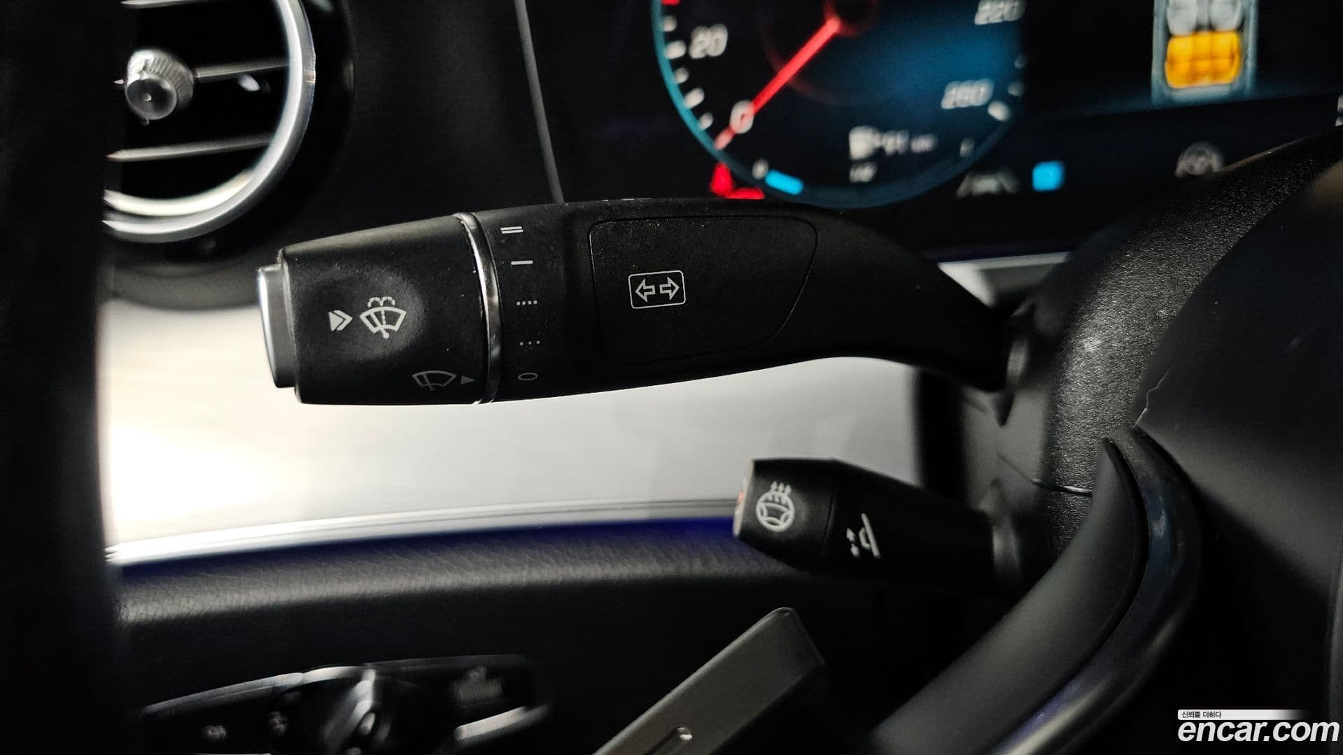 Main__Slider__Photo:E-Class Mercedes-Benz 2020.10-16