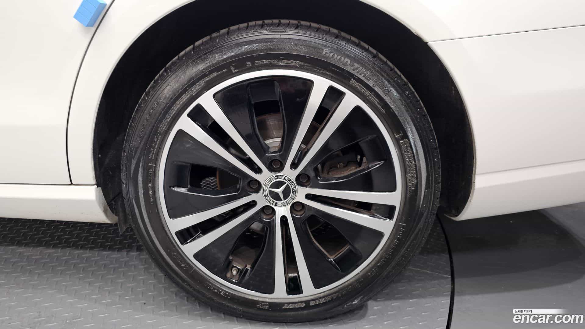 E-Class Mercedes-Benz 2020.10-OUTER-031