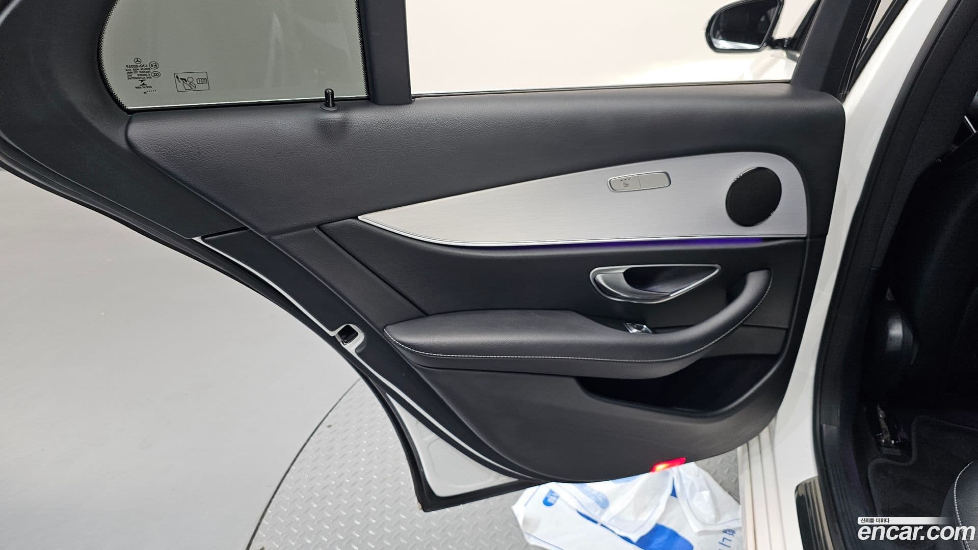 Main__Slider__Photo:E-Class Mercedes-Benz 2020.10-24