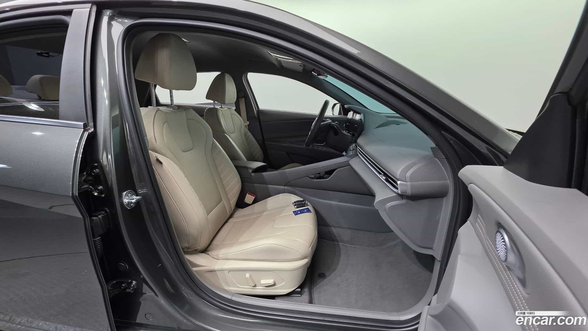 AVANTE Hyundai 2022.11-INNER-010