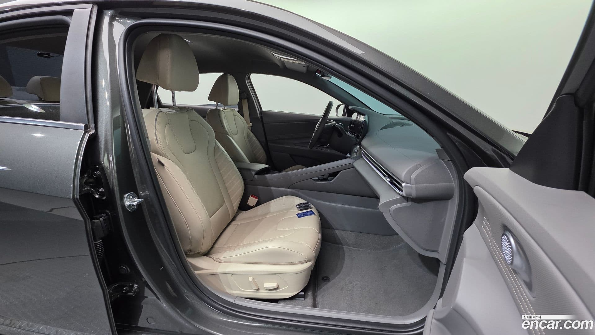 Main__Slider__Photo:AVANTE Hyundai 2022.11-9