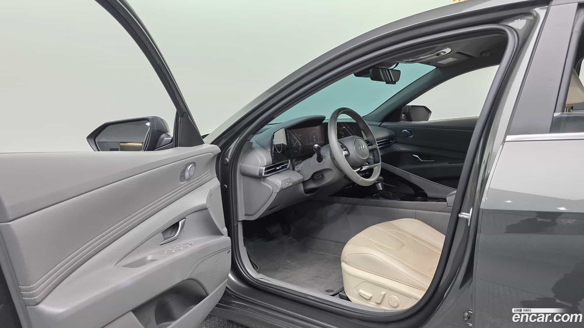 AVANTE Hyundai 2022.11-OPTION-015