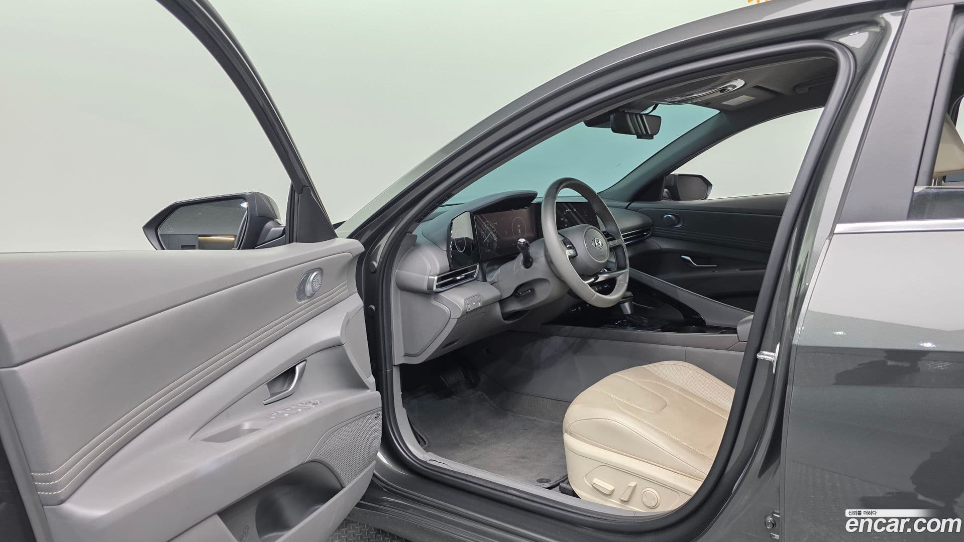 Main__Slider__Photo:AVANTE Hyundai 2022.11-10