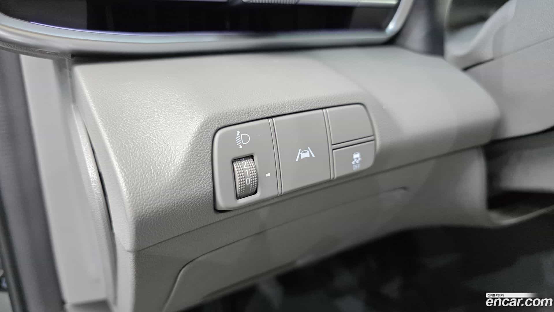 AVANTE Hyundai 2022.11-OPTION-017