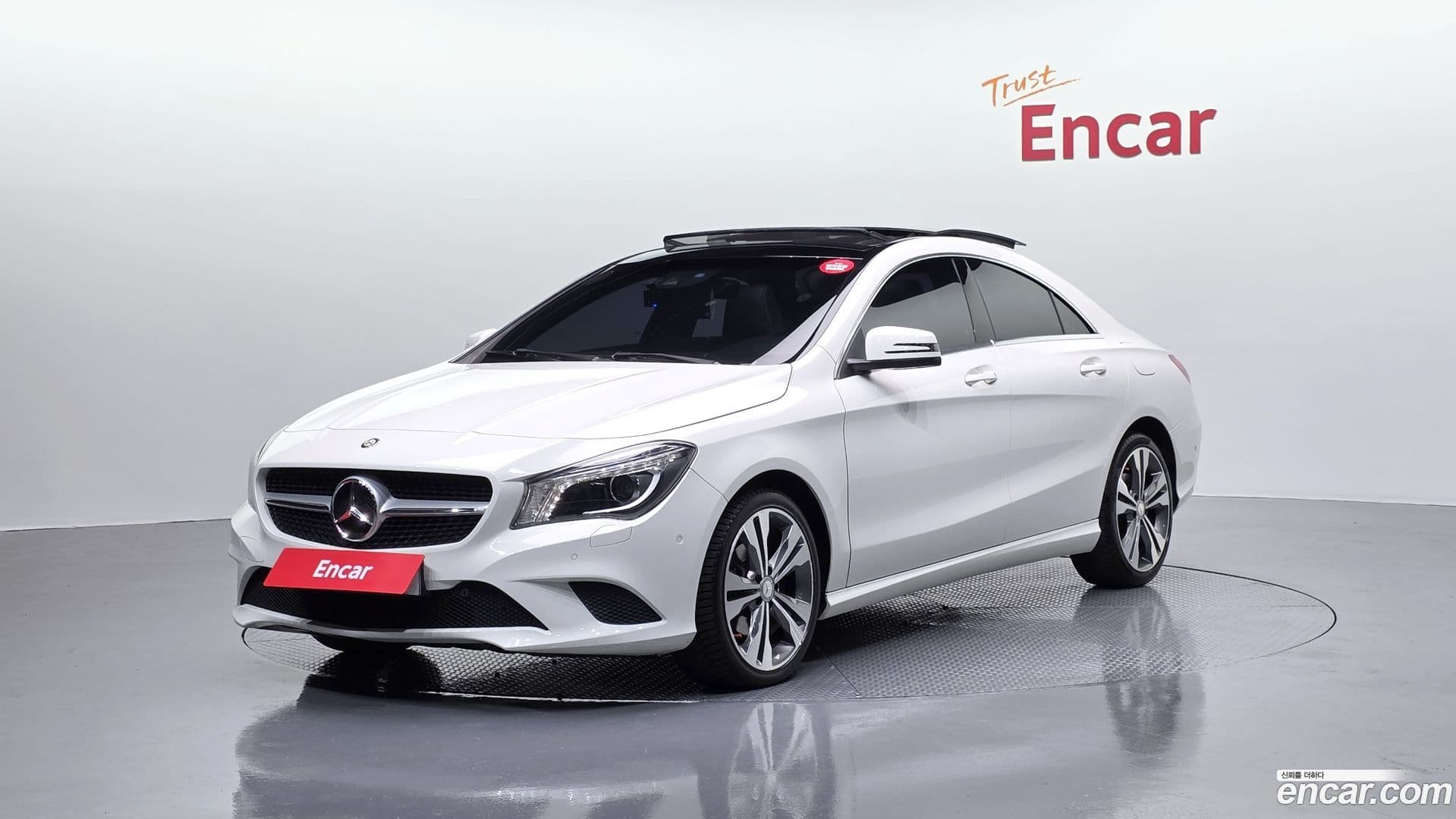 Main__Slider__Photo:CLA-Class Mercedes-Benz 2015.10-0