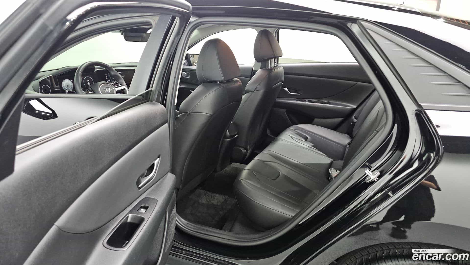 AVANTE Hyundai 2022.3-OPTION-023