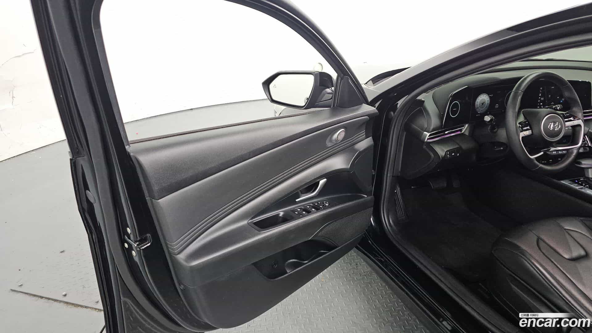 AVANTE Hyundai 2022.3-INNER-034