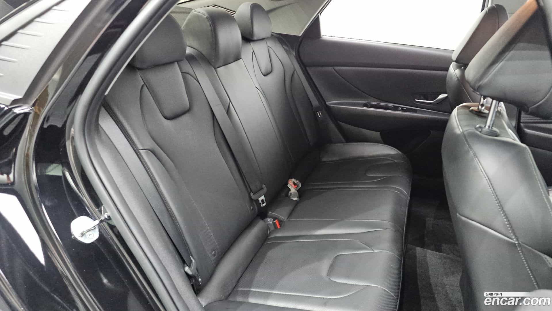 AVANTE Hyundai 2022.3-OPTION-043