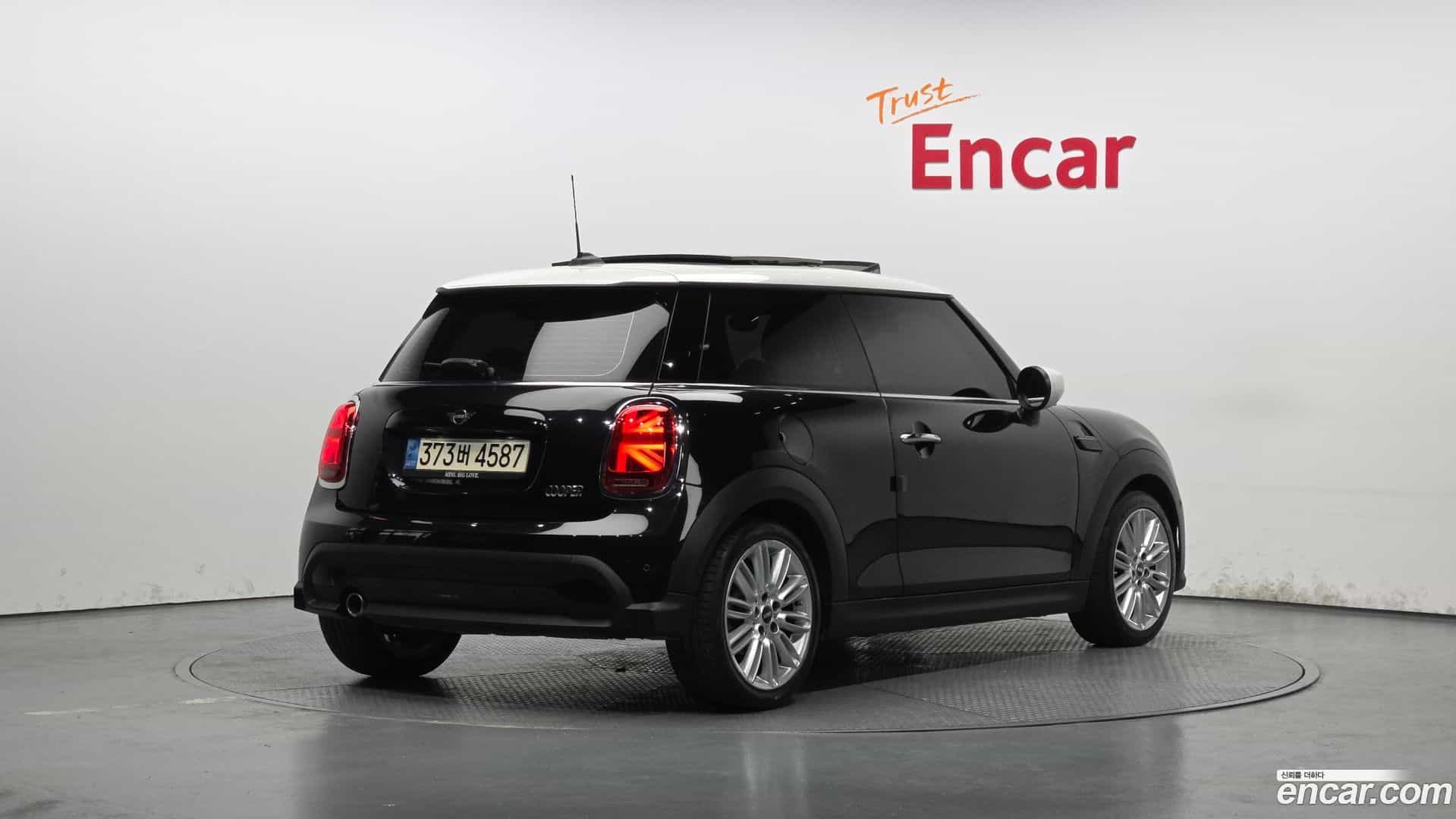Cooper Mini 2022.6-OUTER-002