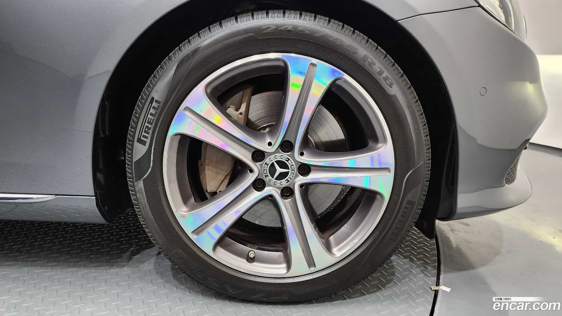 E-Class Mercedes-Benz 2019.8-OUTER-031
