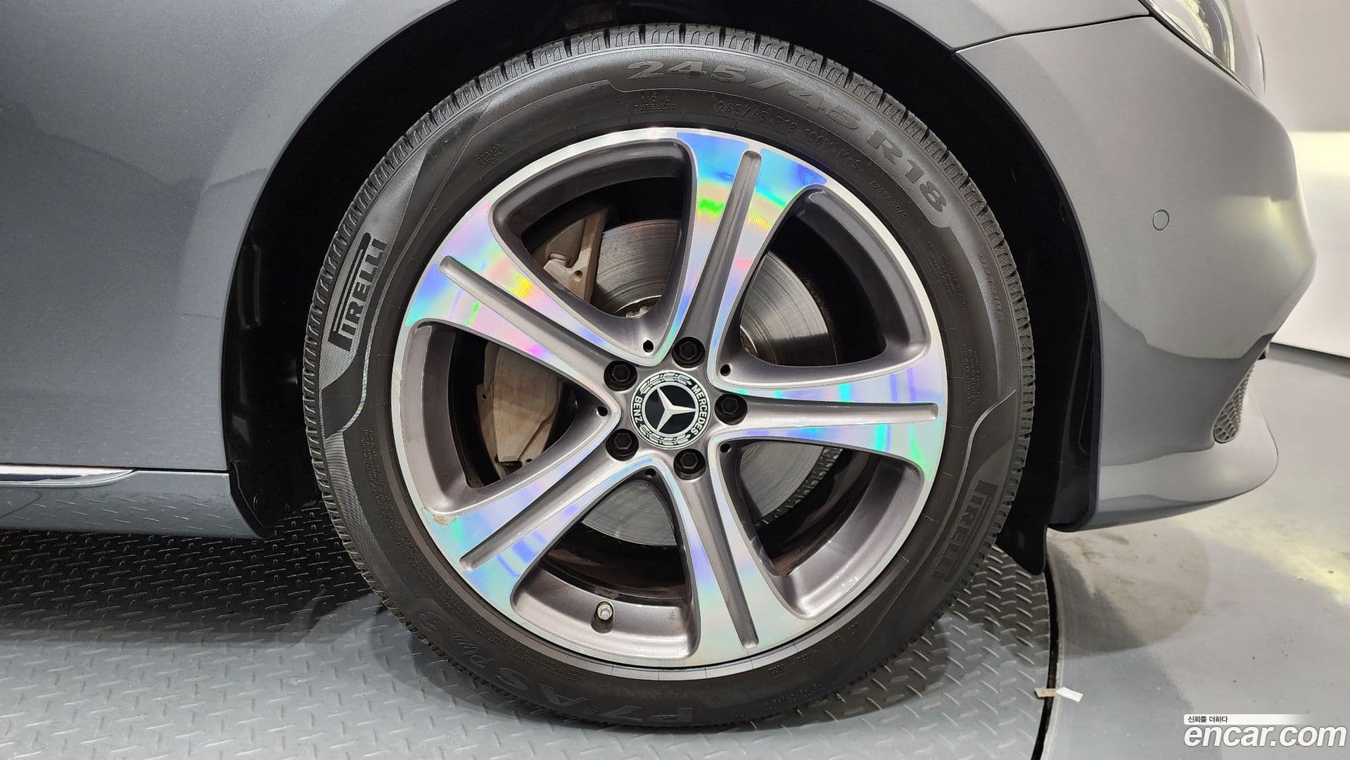Main__Slider__Photo:E-Class Mercedes-Benz 2019.8-20