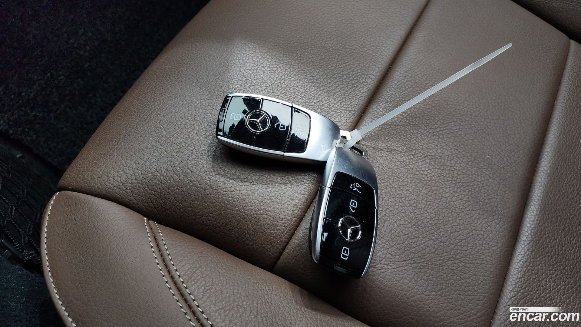 Main__Slider__Photo:E-Class Mercedes-Benz 2019.8-30