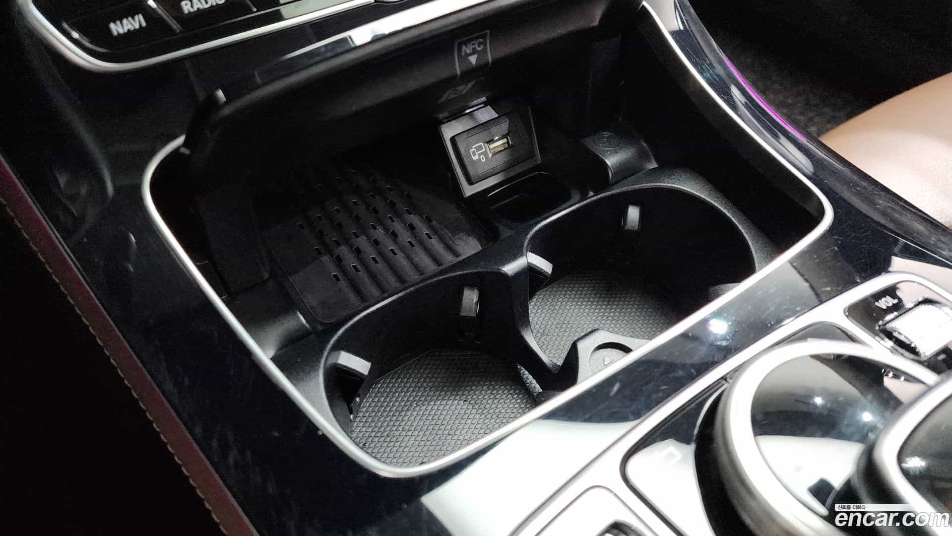 E-Class Mercedes-Benz 2019.8-OPTION-046