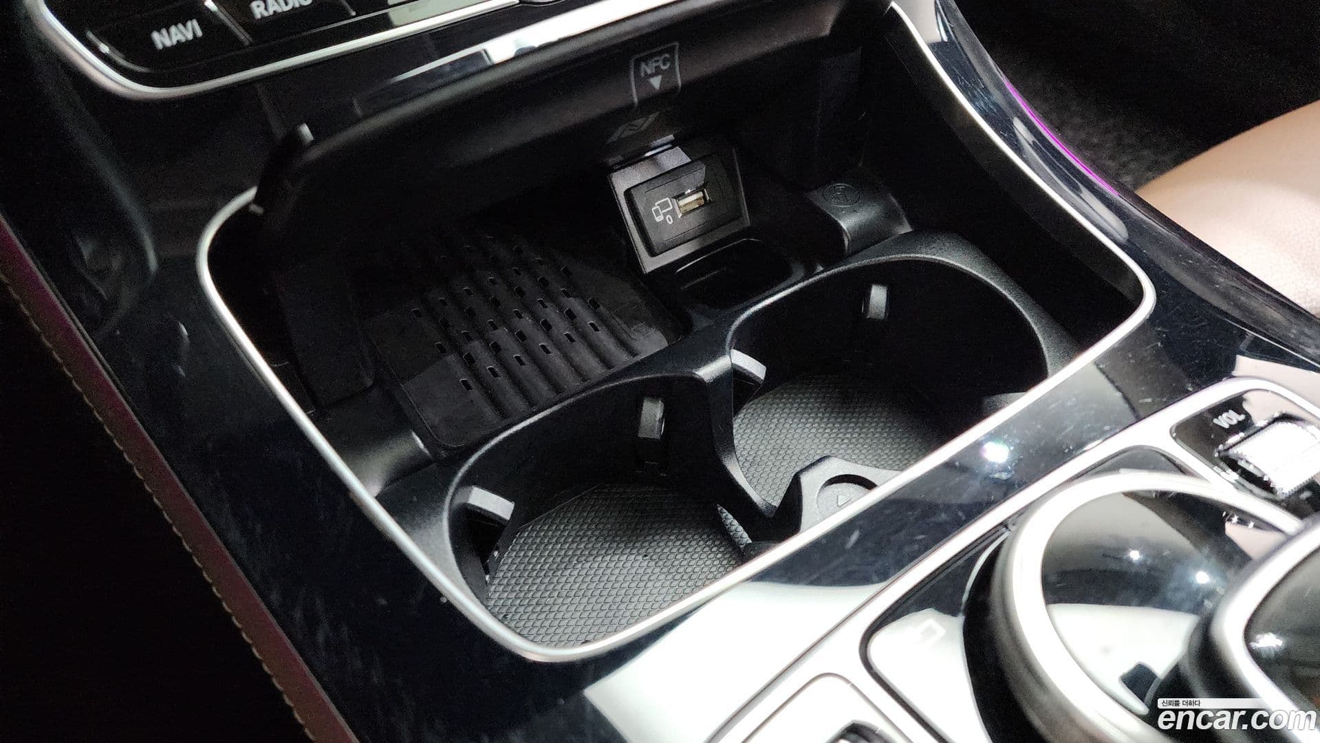 Main__Slider__Photo:E-Class Mercedes-Benz 2019.8-32