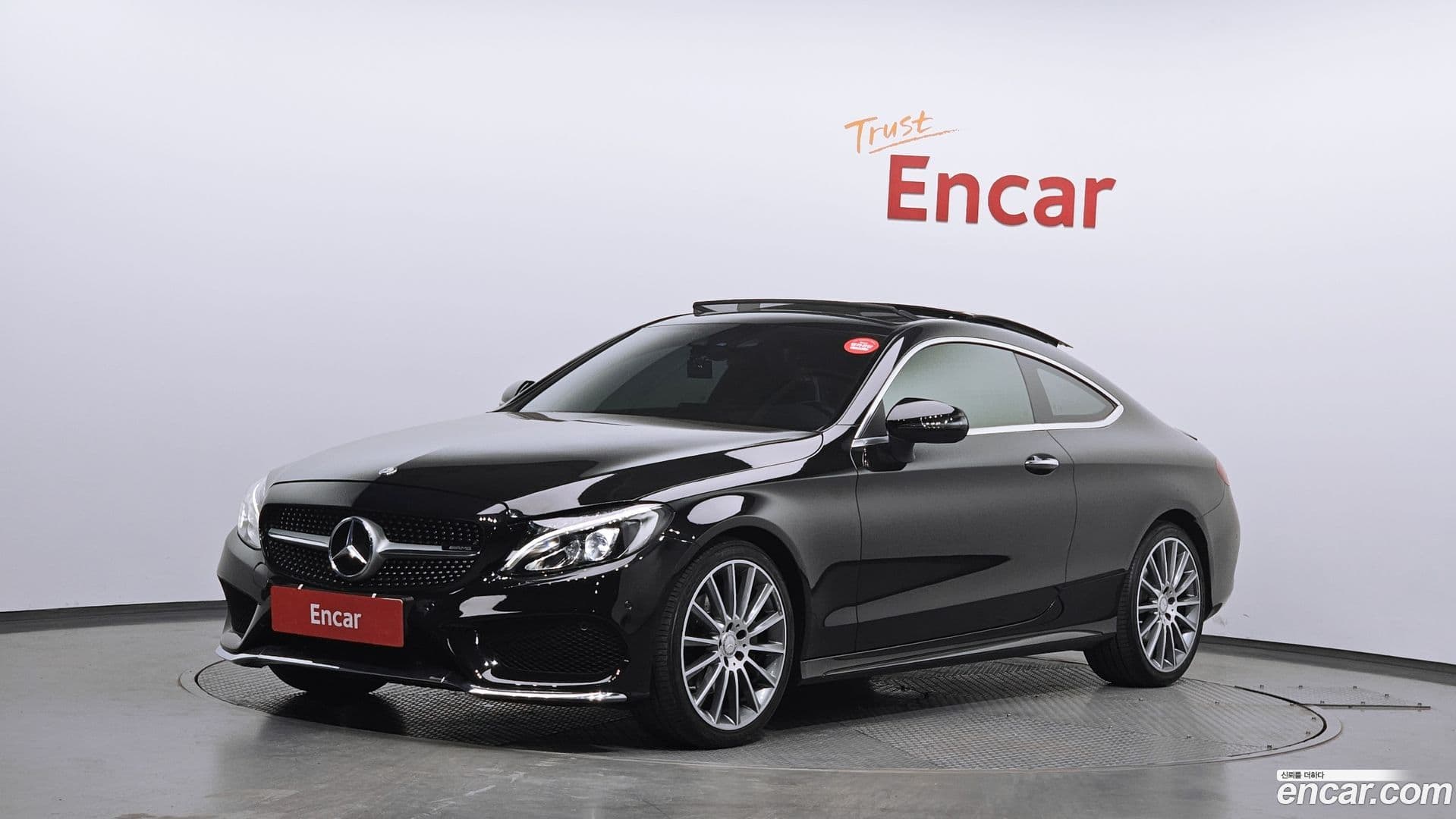 Main__Slider__Photo:C-Class Mercedes-Benz 2016.3-0