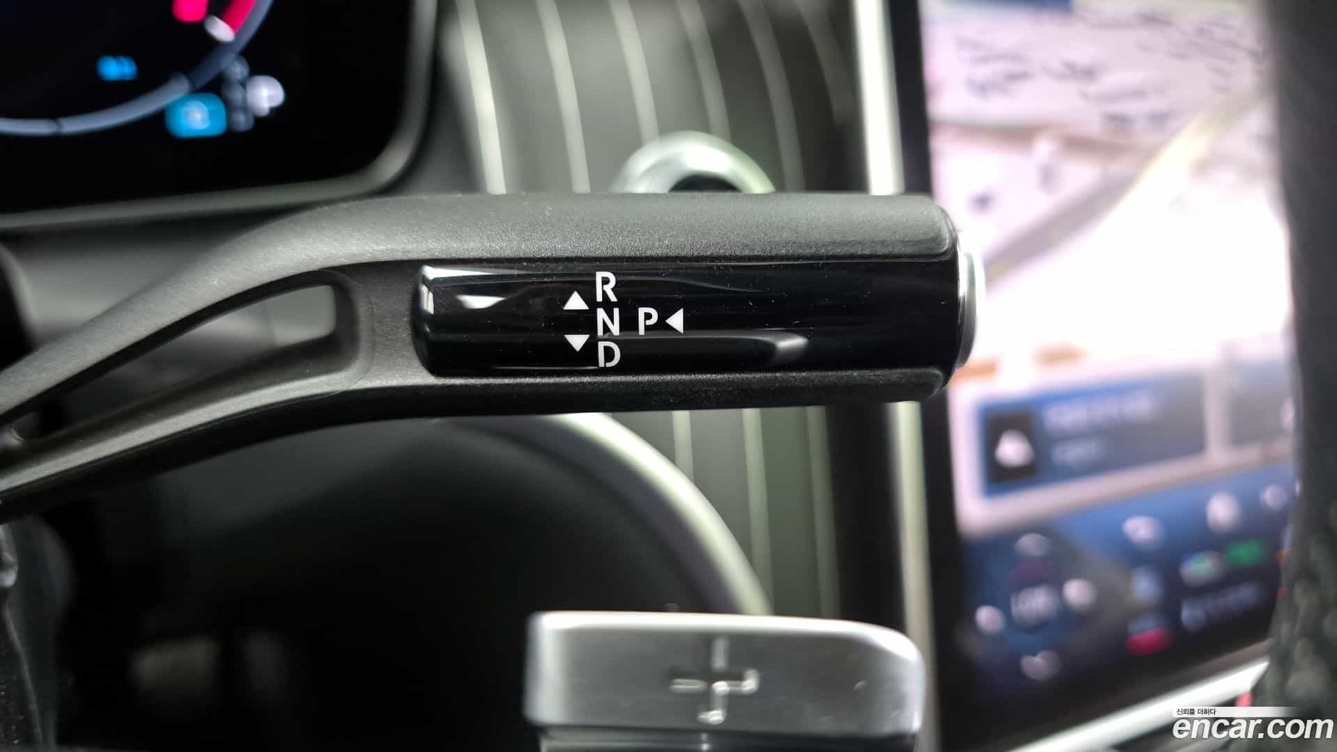 GLC-Class Mercedes-Benz 2023.11-INNER-009