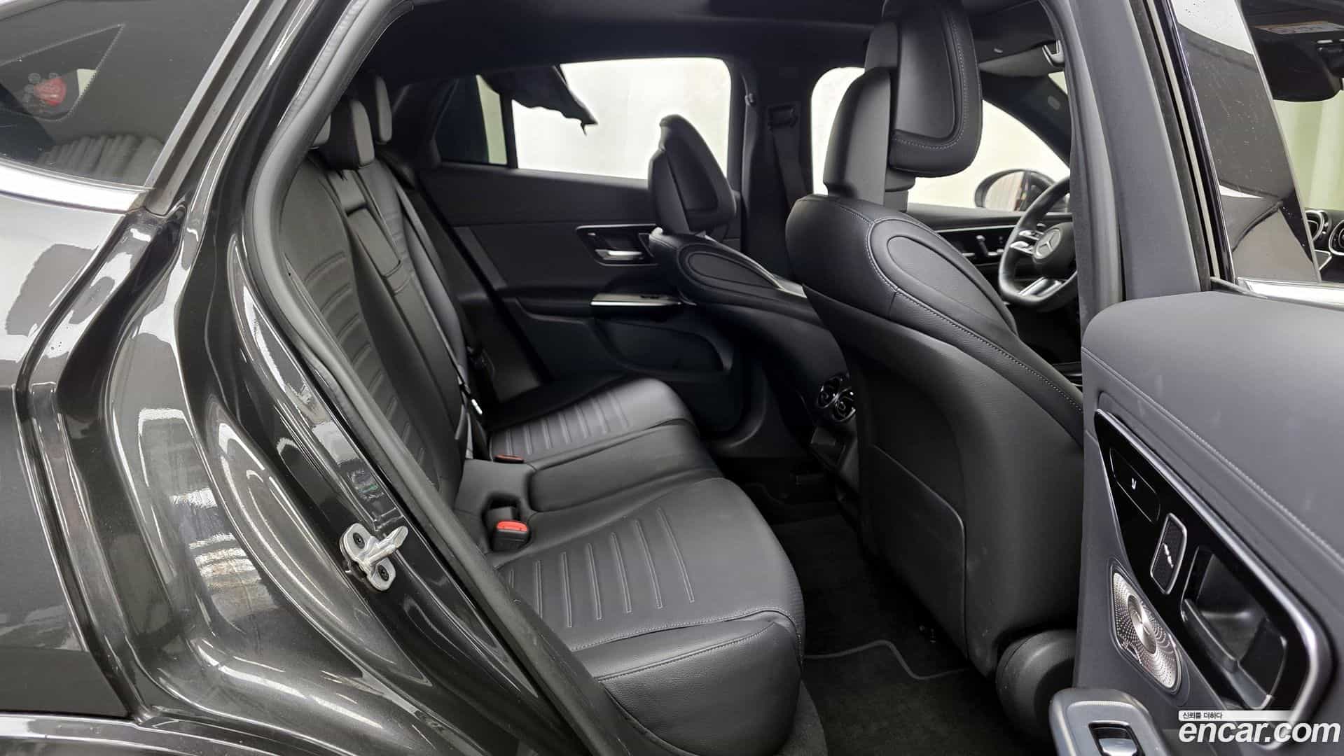 GLC-Class Mercedes-Benz 2023.11-OPTION-016