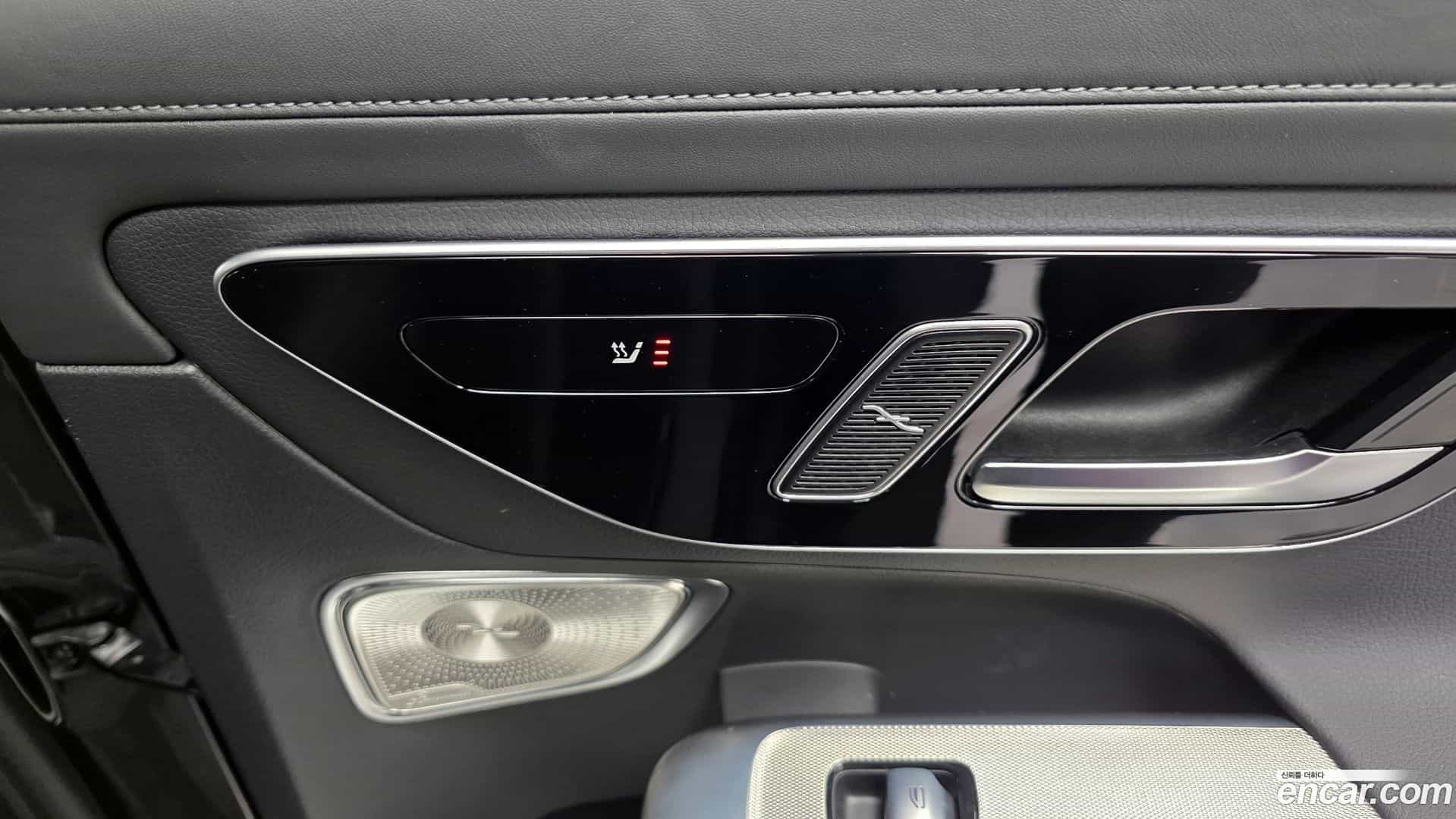 GLC-Class Mercedes-Benz 2023.11-OPTION-022