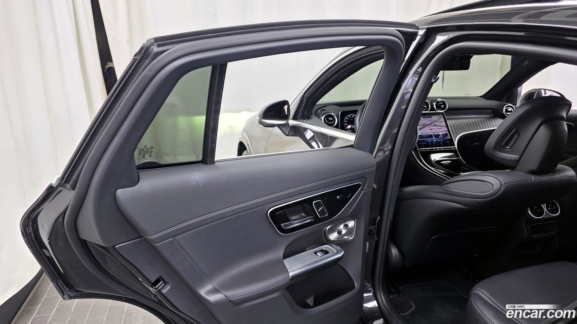 Main__Slider__Photo:GLC-Class Mercedes-Benz 2023.11-24