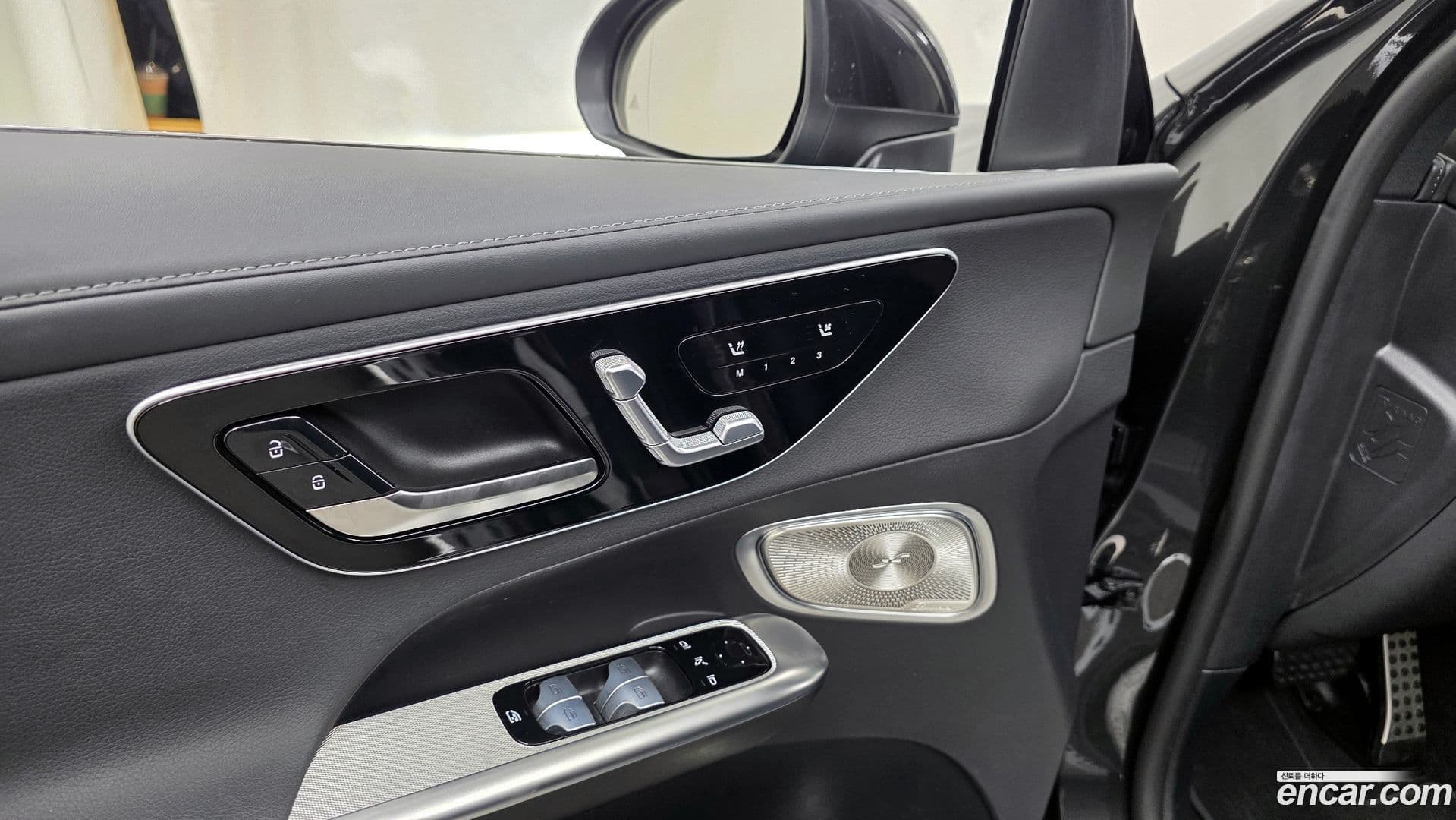 Main__Slider__Photo:GLC-Class Mercedes-Benz 2023.11-26