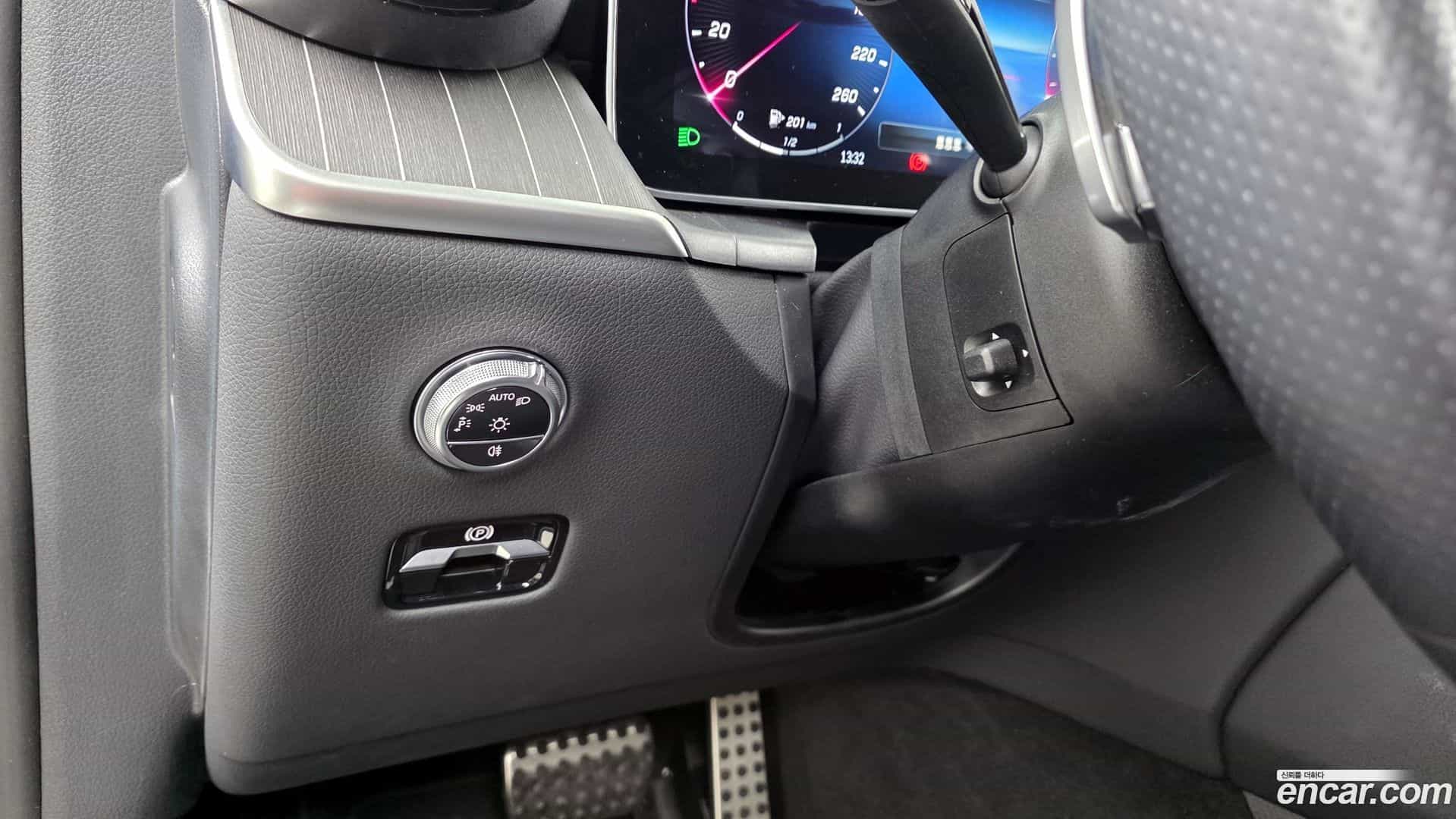 GLC-Class Mercedes-Benz 2023.11-OPTION-041