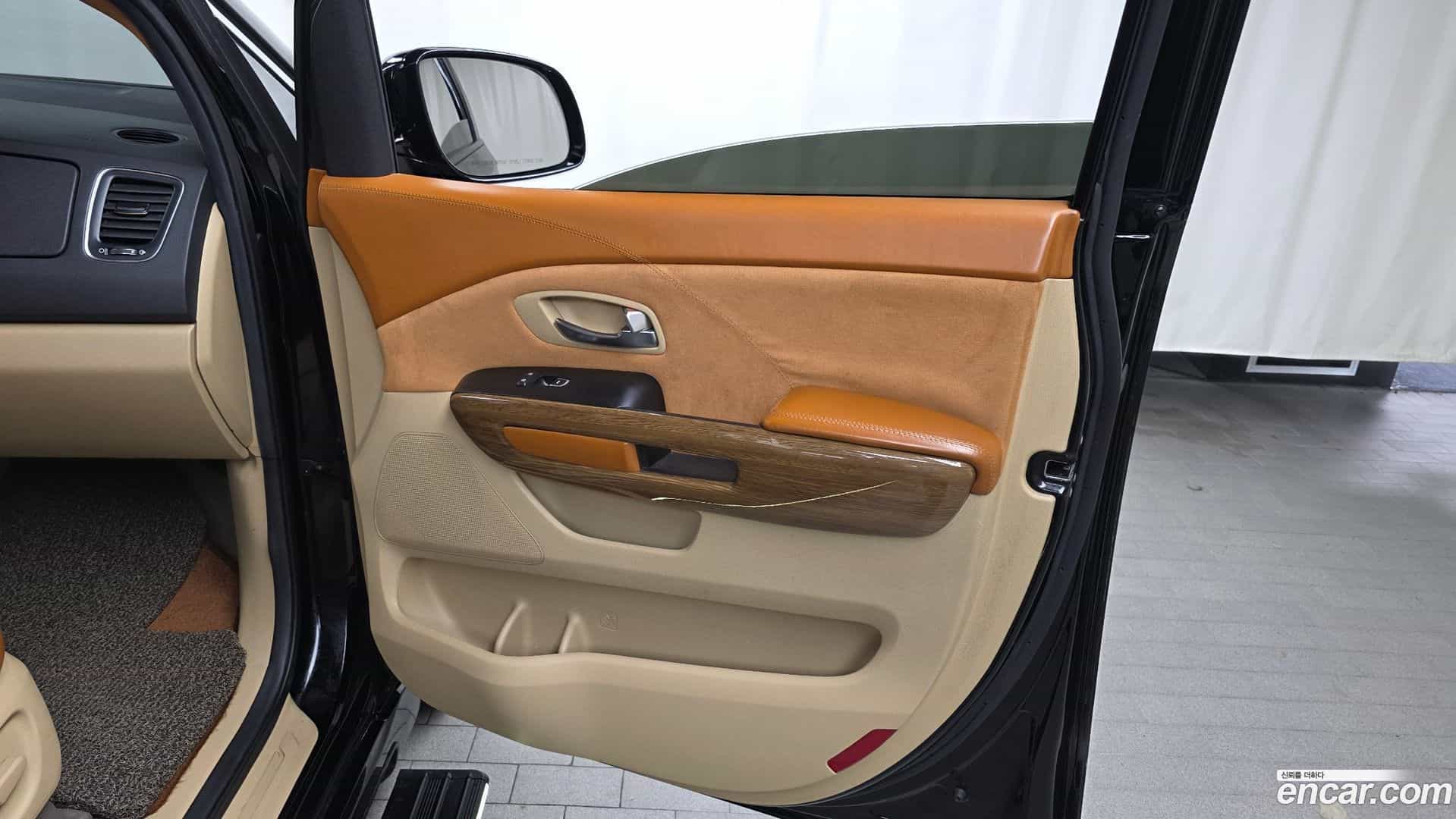 Canival Kia 2015.2-INNER-035