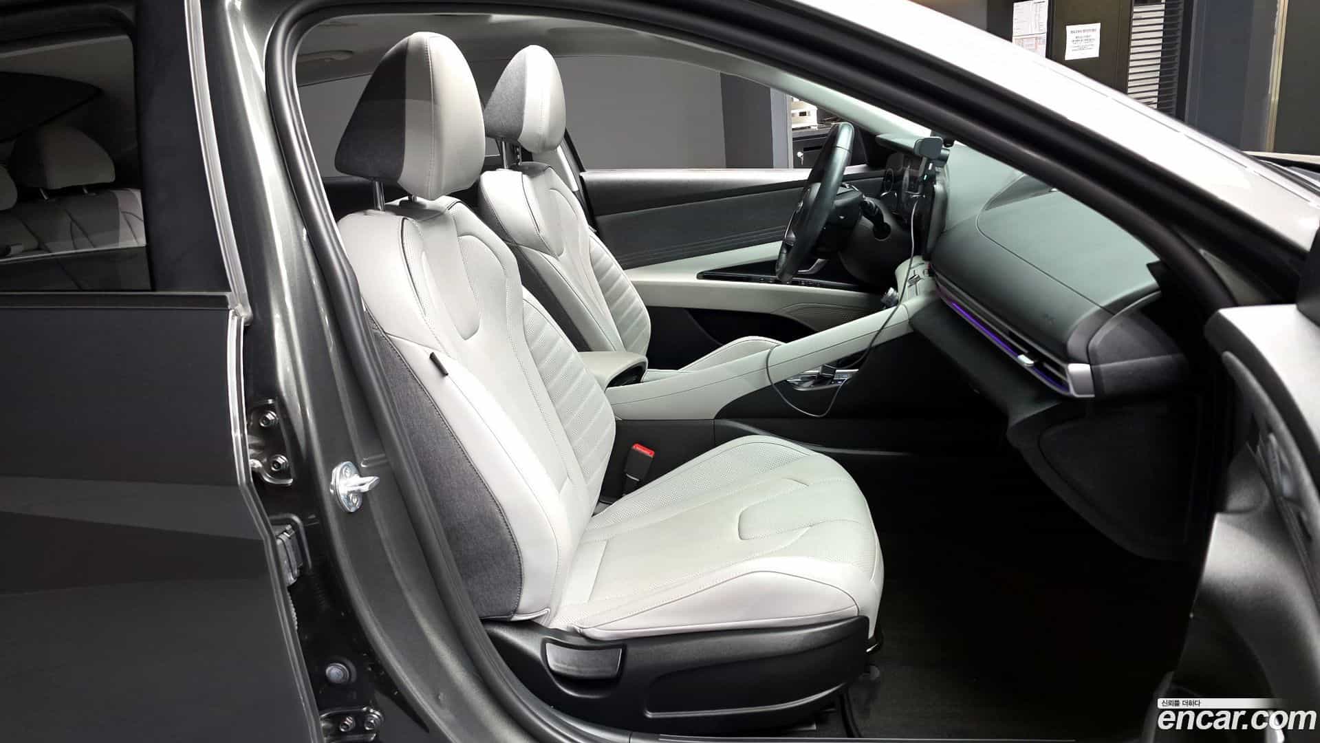 AVANTE Hyundai 2021.3-OPTION-015