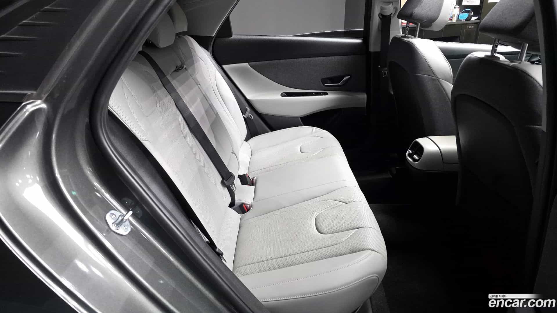 AVANTE Hyundai 2021.3-OPTION-016