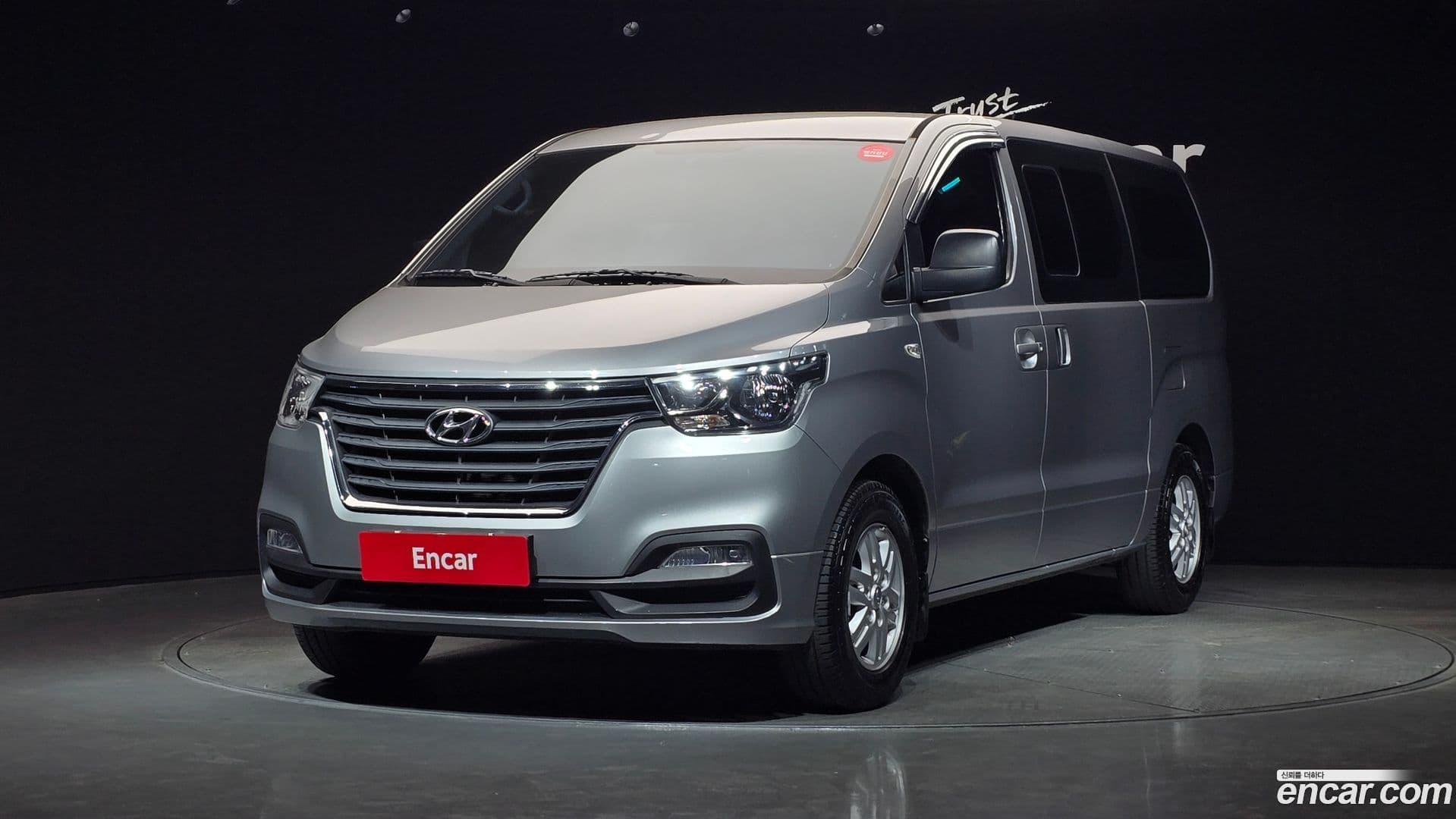 Main__Slider__Photo:Starex Hyundai 2018.8-0