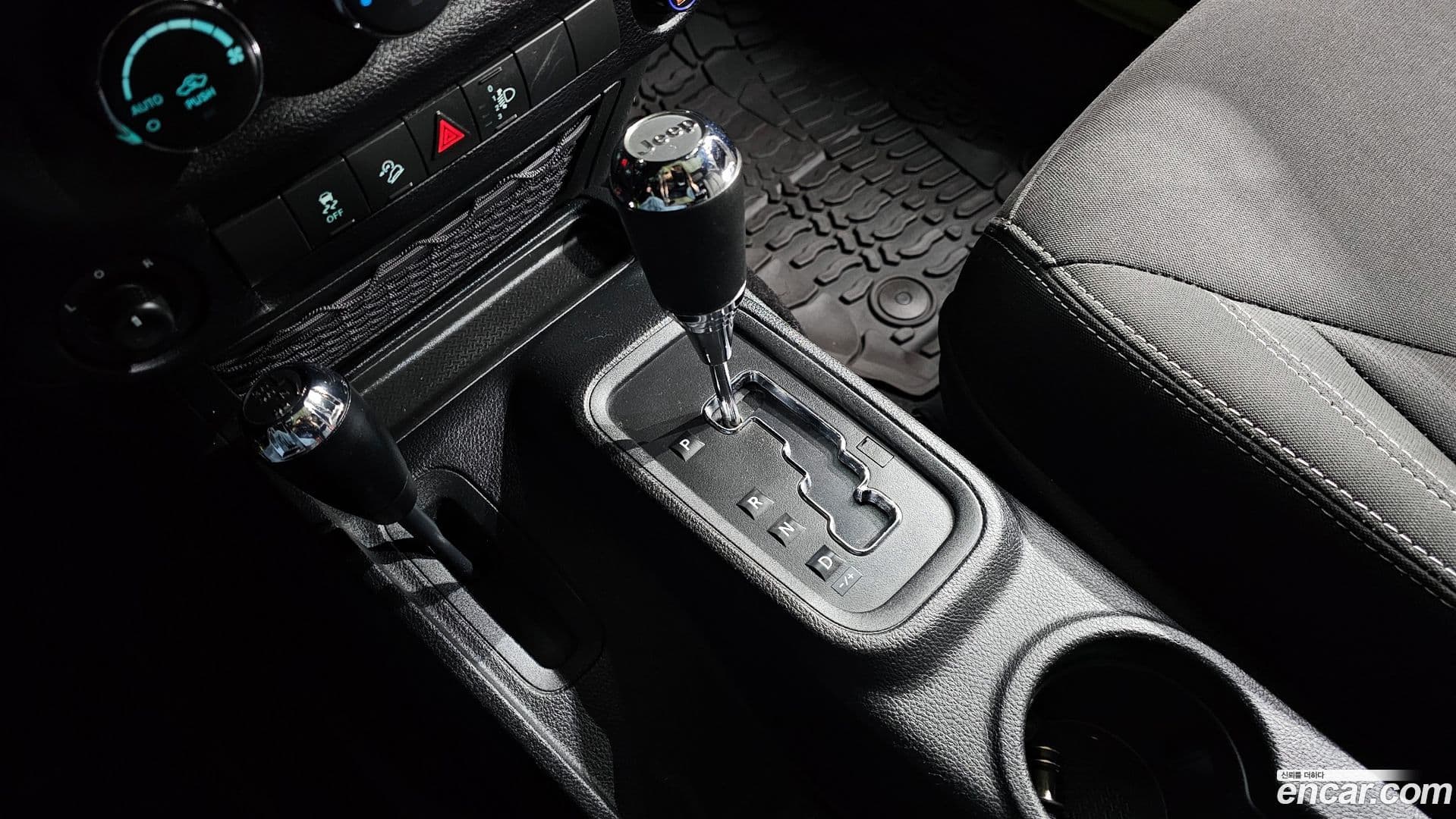 Main__Slider__Photo:Wrangler Jeep 2017.3-8