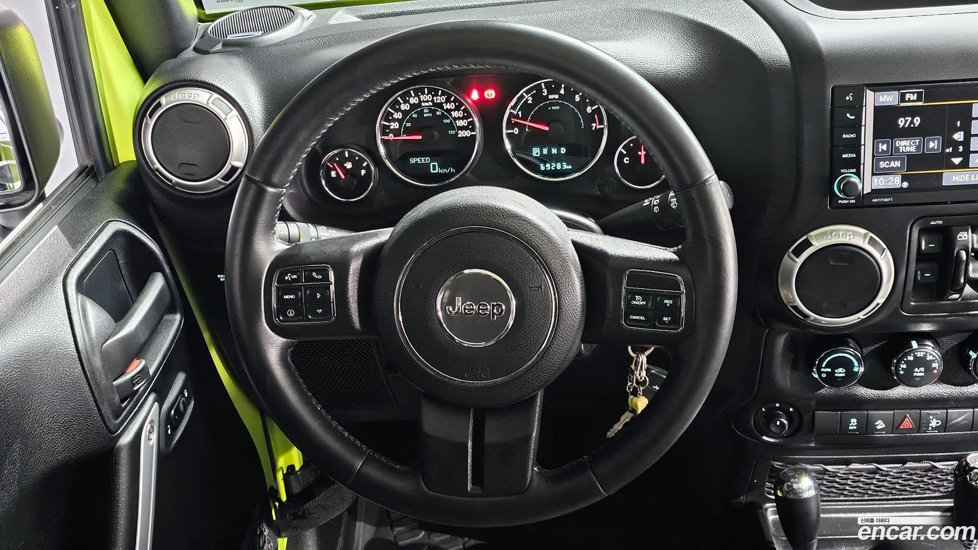 Main__Slider__Photo:Wrangler Jeep 2017.3-14