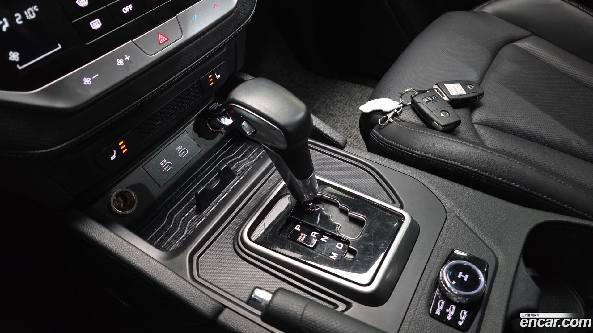 Main__Slider__Photo:Rexton KG Mobility 2023.6-8
