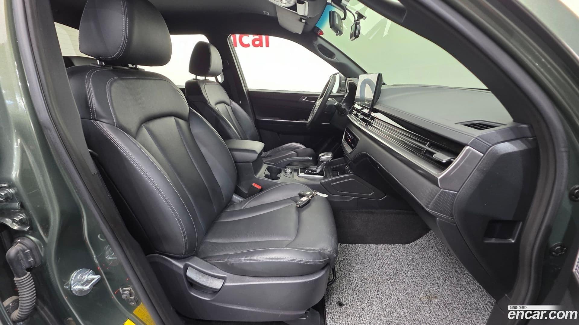 Main__Slider__Photo:Rexton KG Mobility 2023.6-9