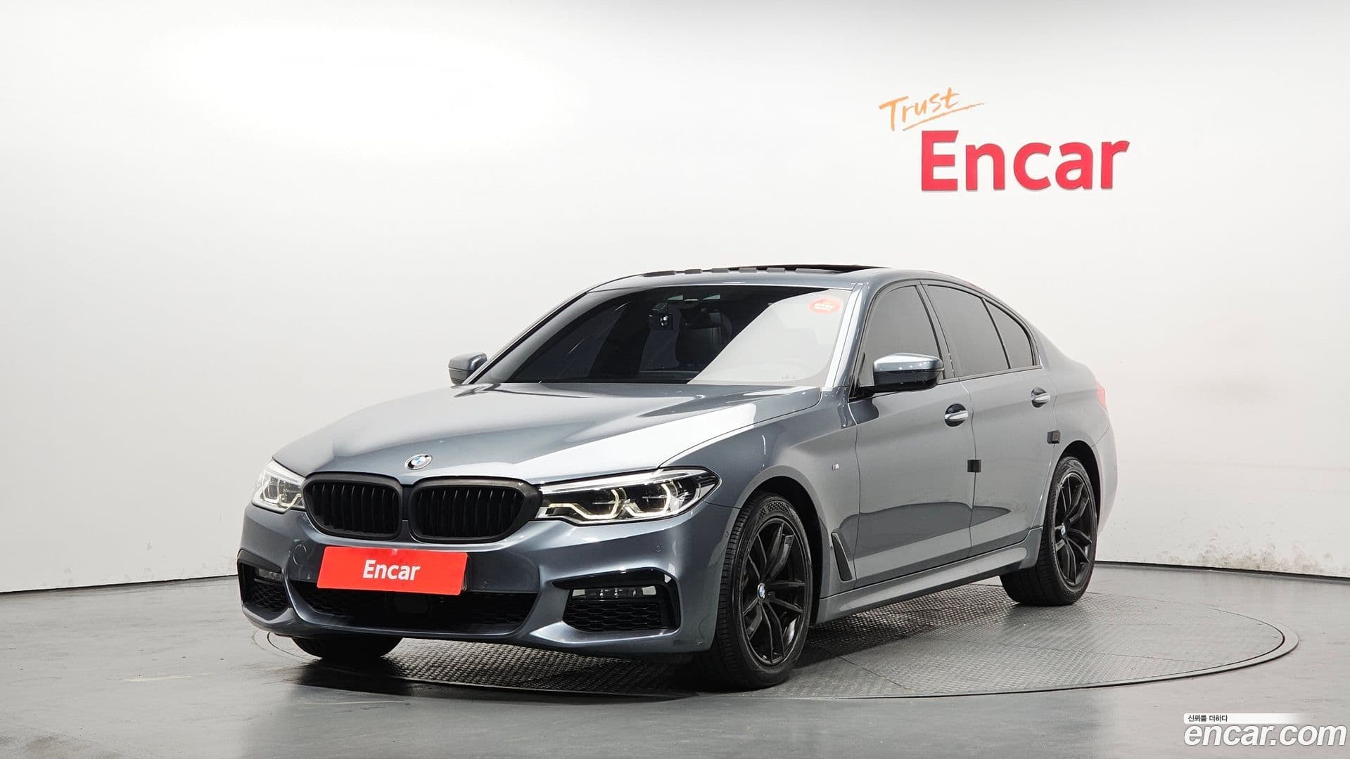 Main__Slider__Photo:5-Series BMW 2017.9-0