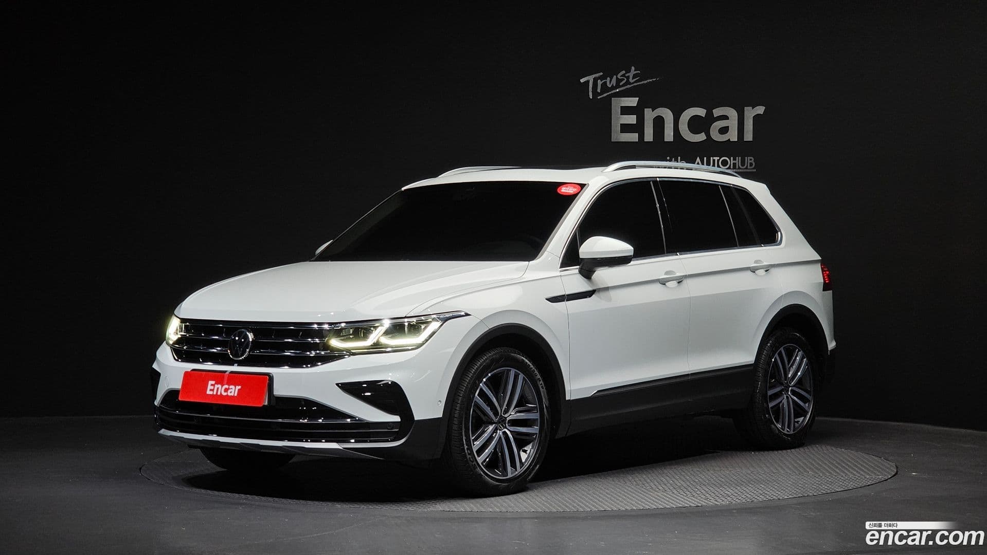 Main__Slider__Photo:Tiguan Volkswagen 2022.2-0