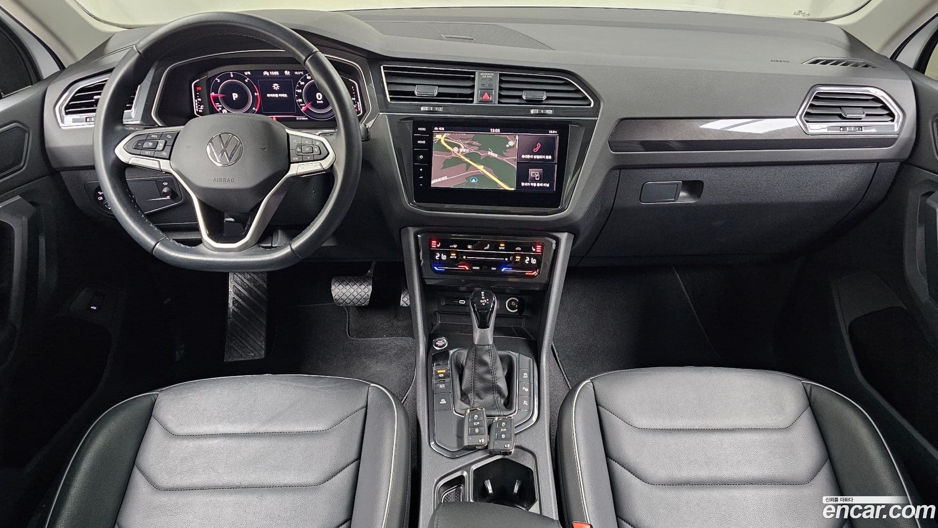 Main__Slider__Photo:Tiguan Volkswagen 2022.2-6